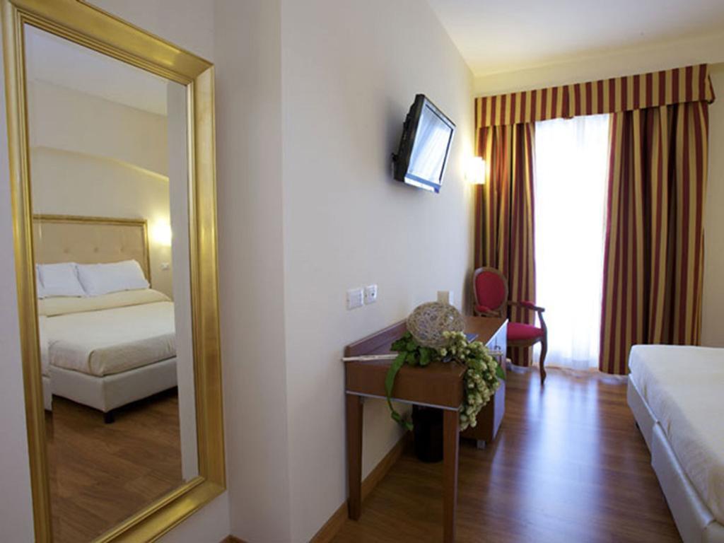 Standard Single Room with Valley View