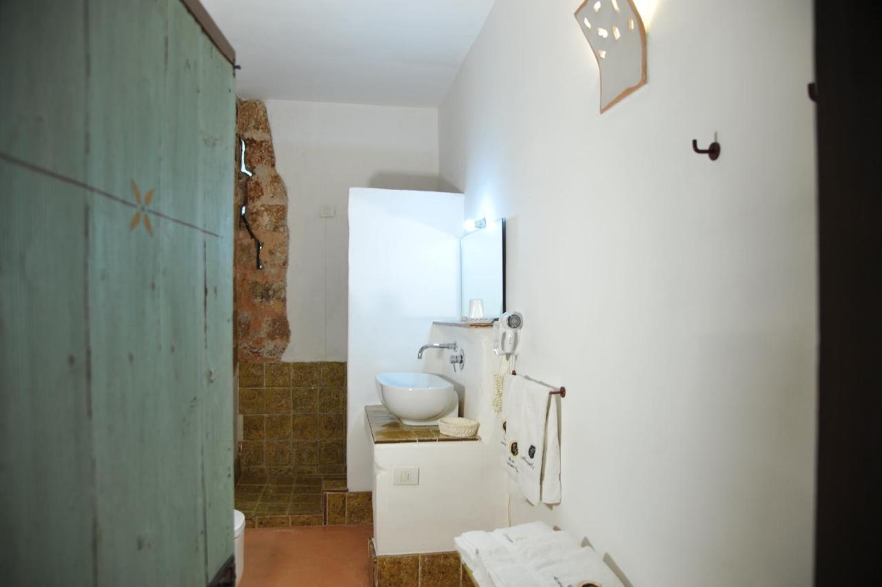 Quadruple Room Shower