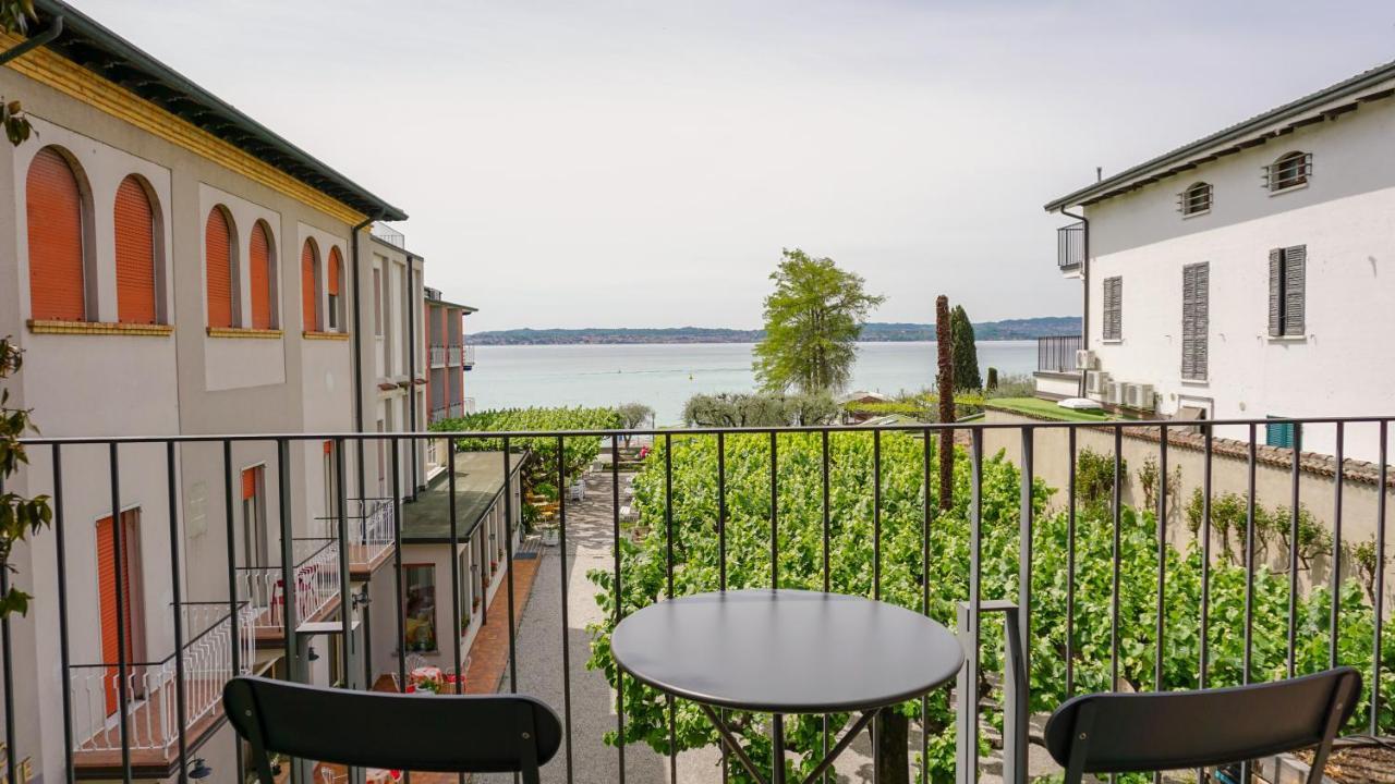 Superior Doppel-/Zweibettzimmer mit Balkon und Seeblick