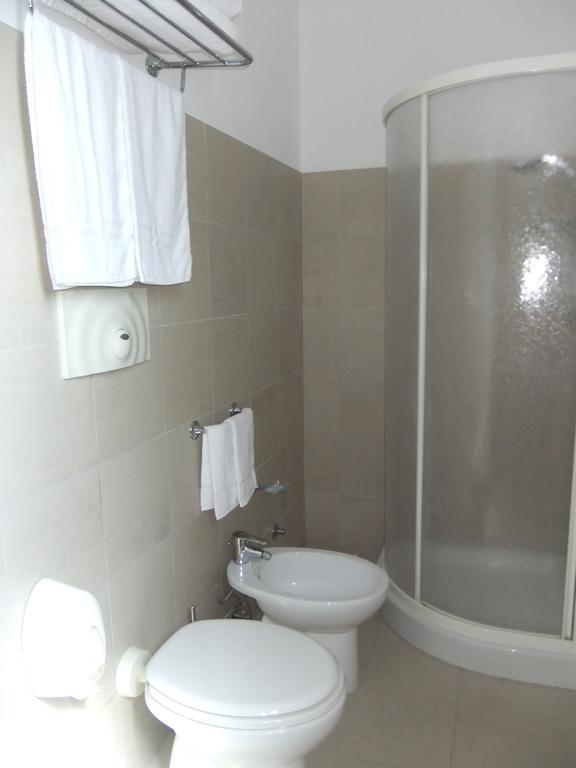 Classic Triple Room,142755396:JPEG