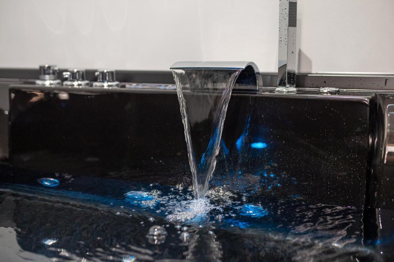 Deluxe Double or Twin Room Spa Bath