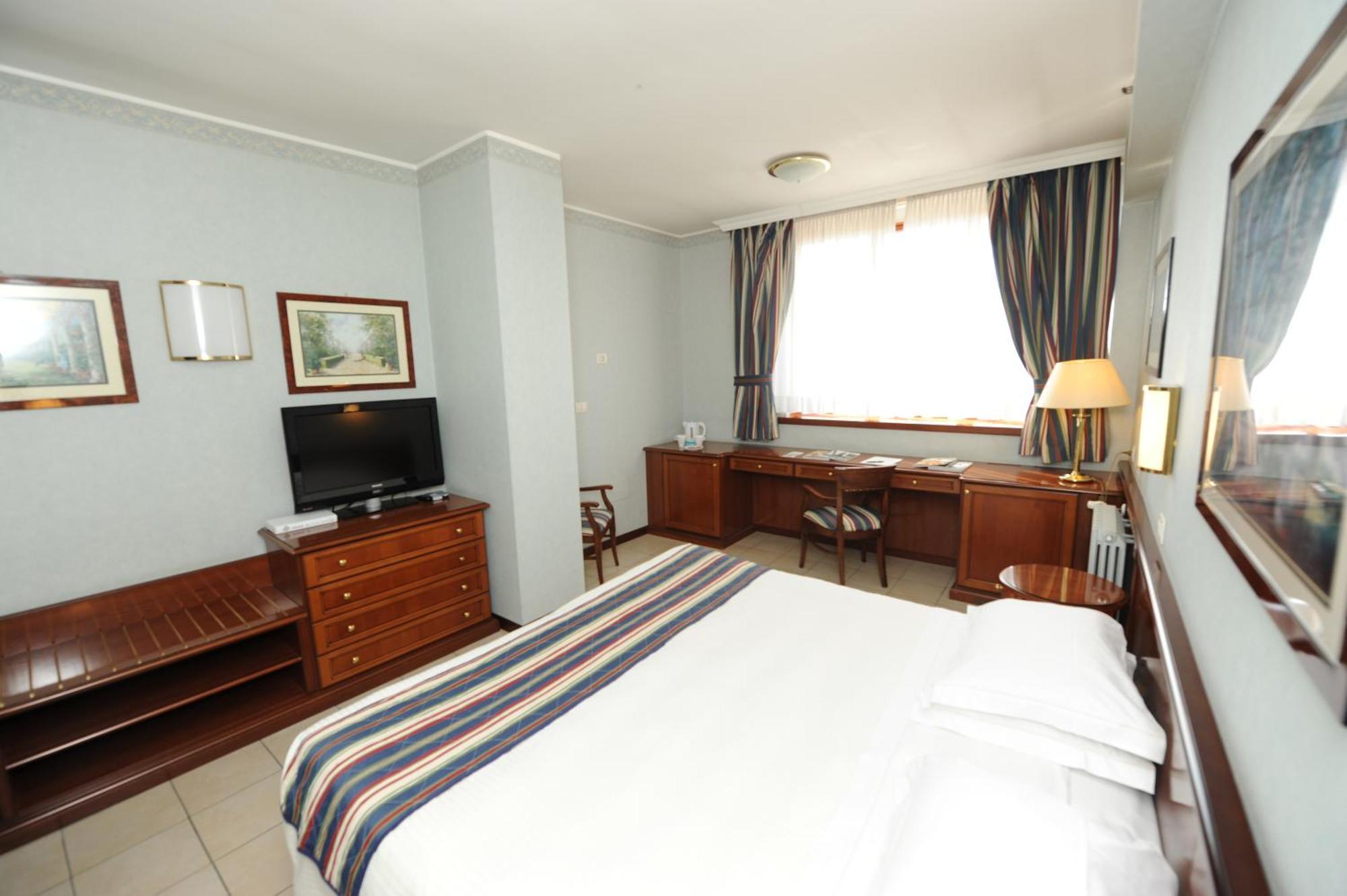 Superior Double or Twin Room,1526974600:JPEG