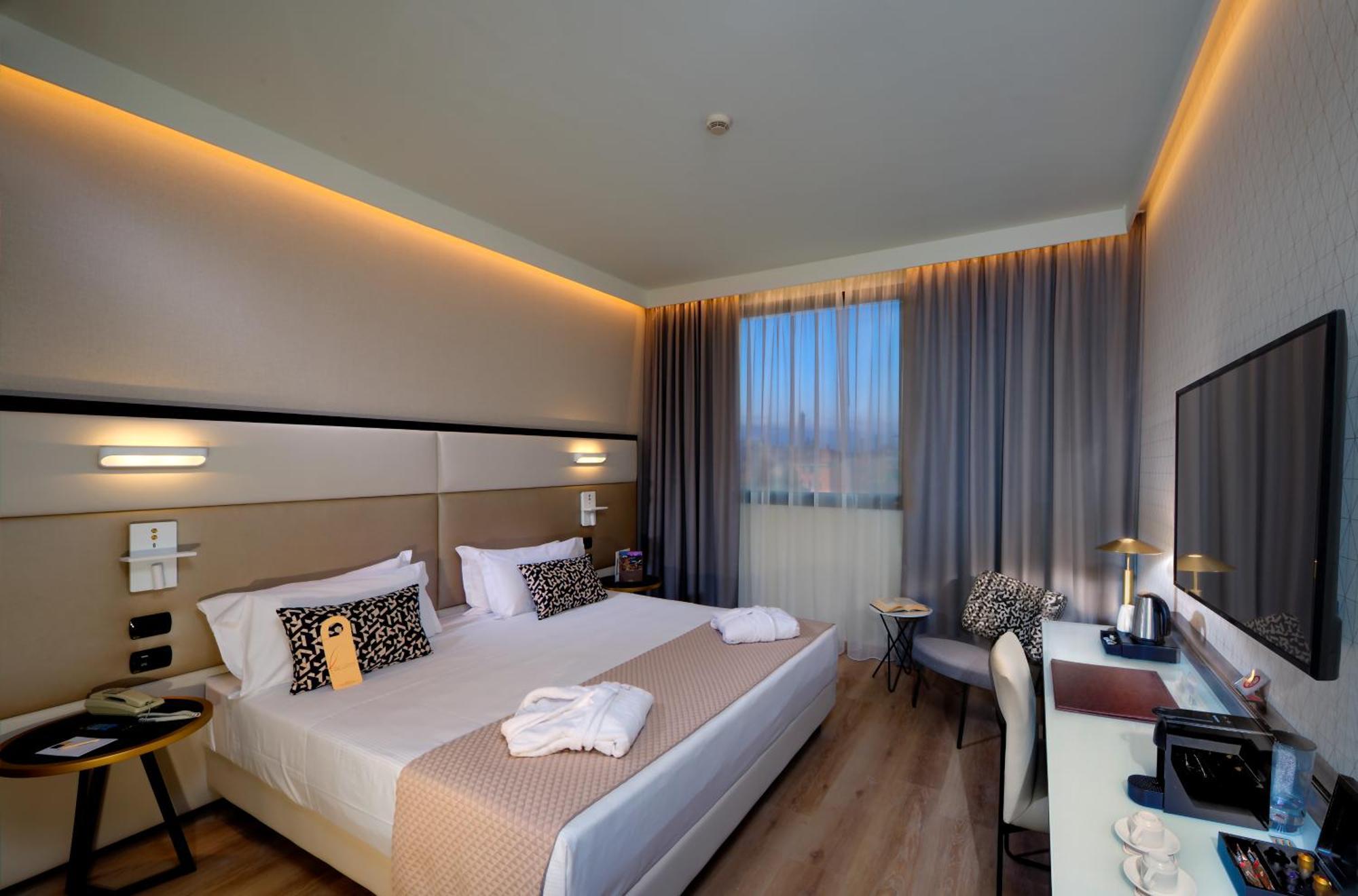 Superior Double Room City View