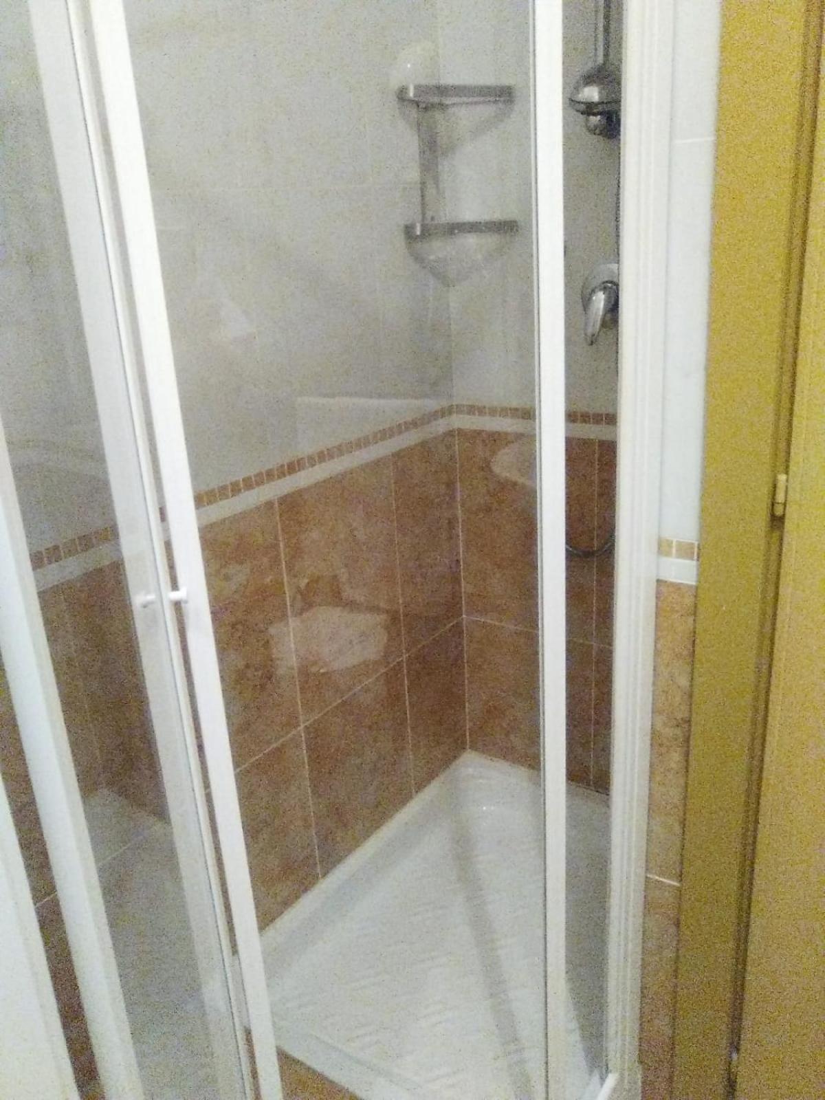 Doppel-/Zweibettzimmer mit seitlichem Meerblick