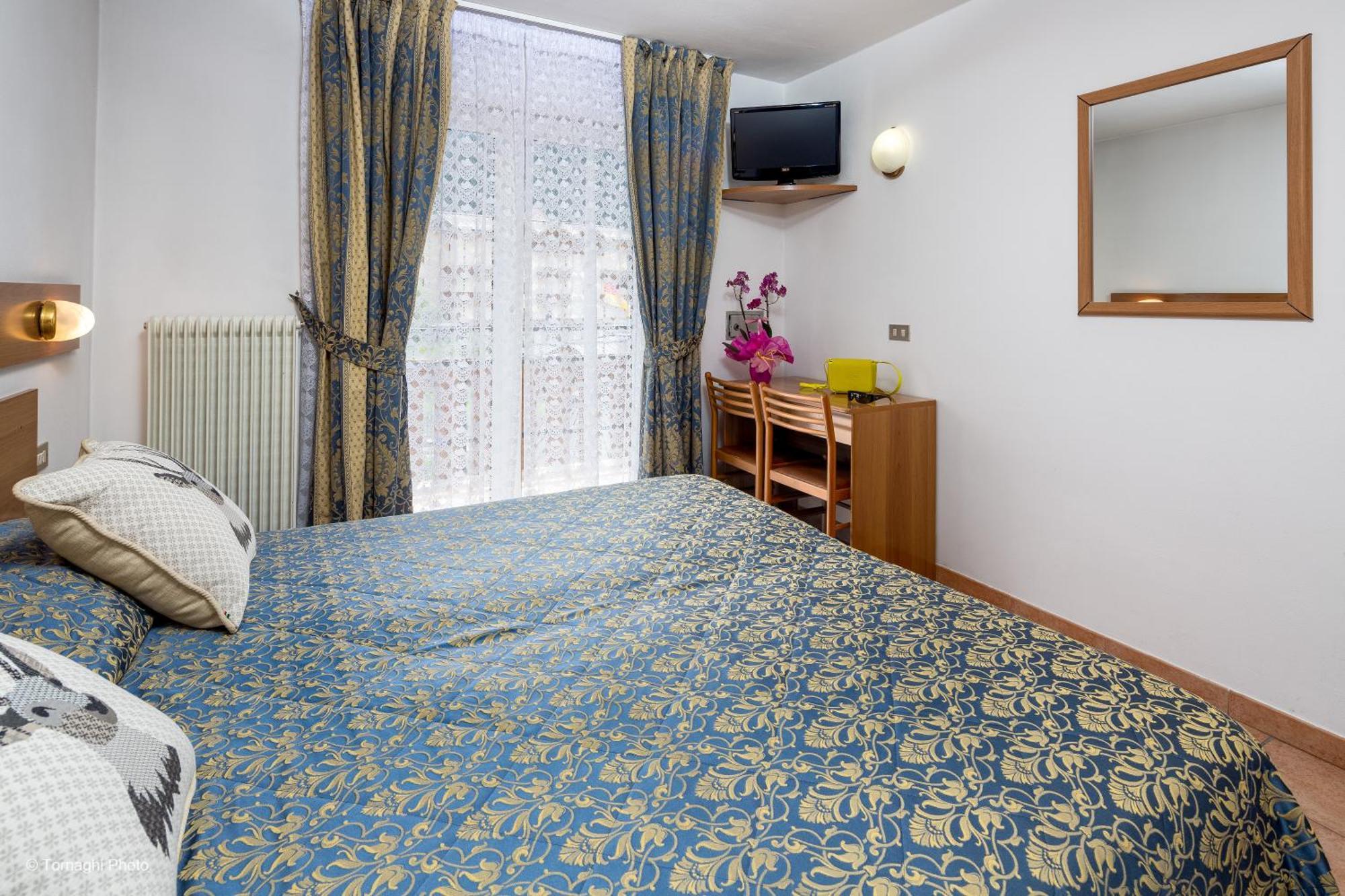 Single Room,1447047181:JPEG
