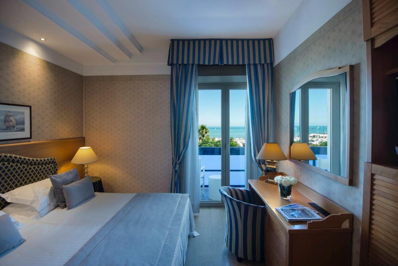 Prestige Double Room Pedestrian Promenade View