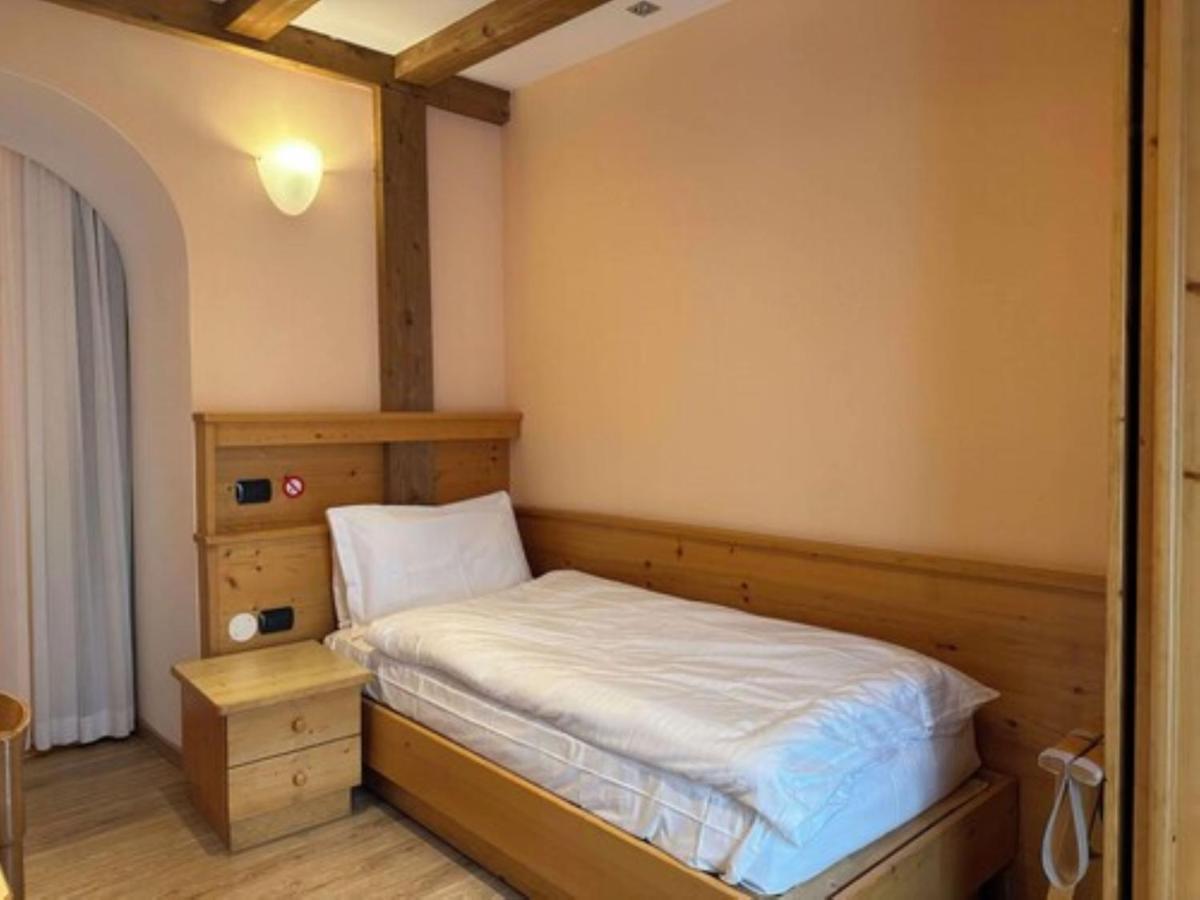 Standard Twin Room Balcony Mountain View Non-Smoking