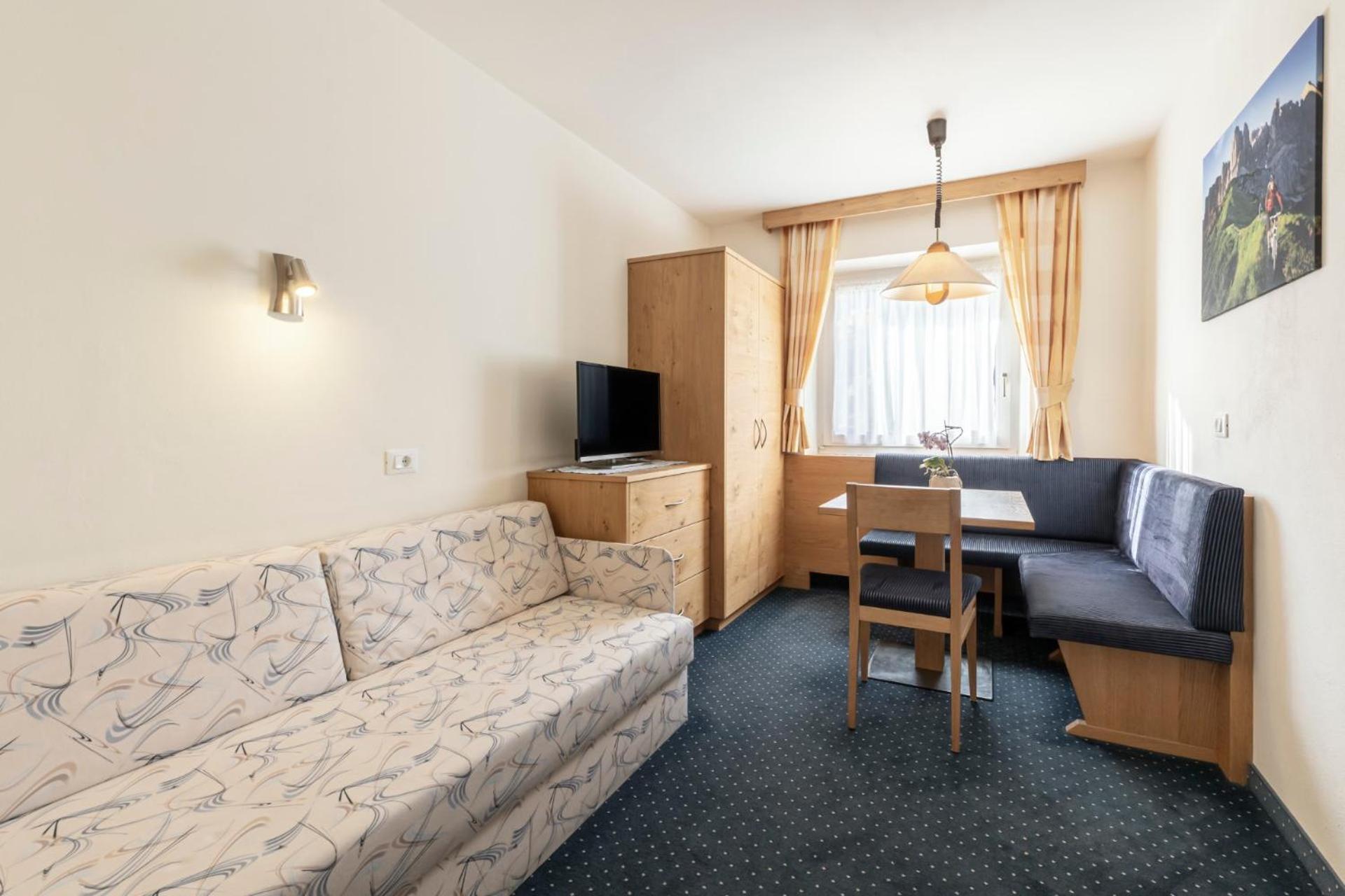 One-Bedroom Apartment Mountain View