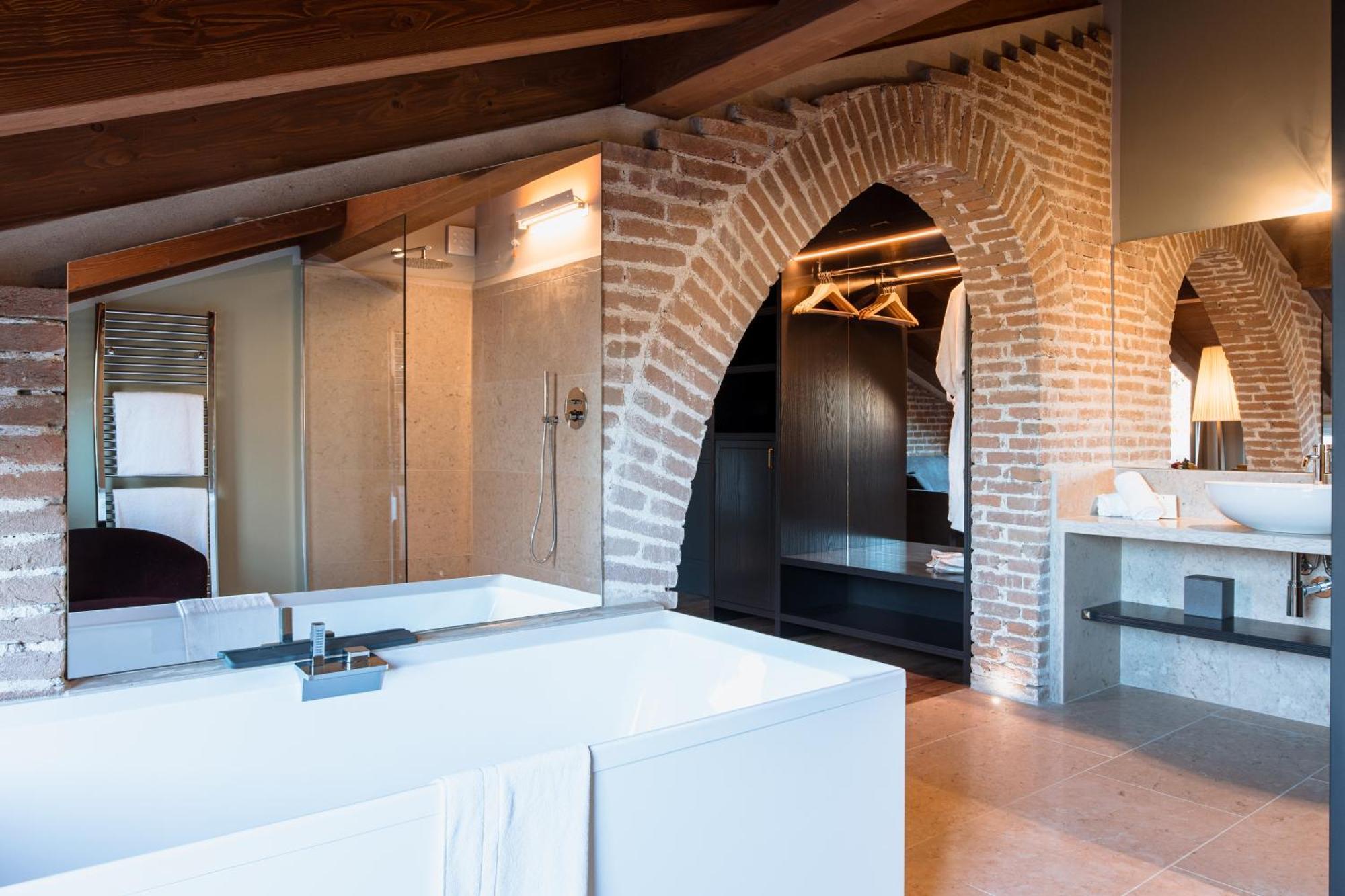 Suite Spa Bath