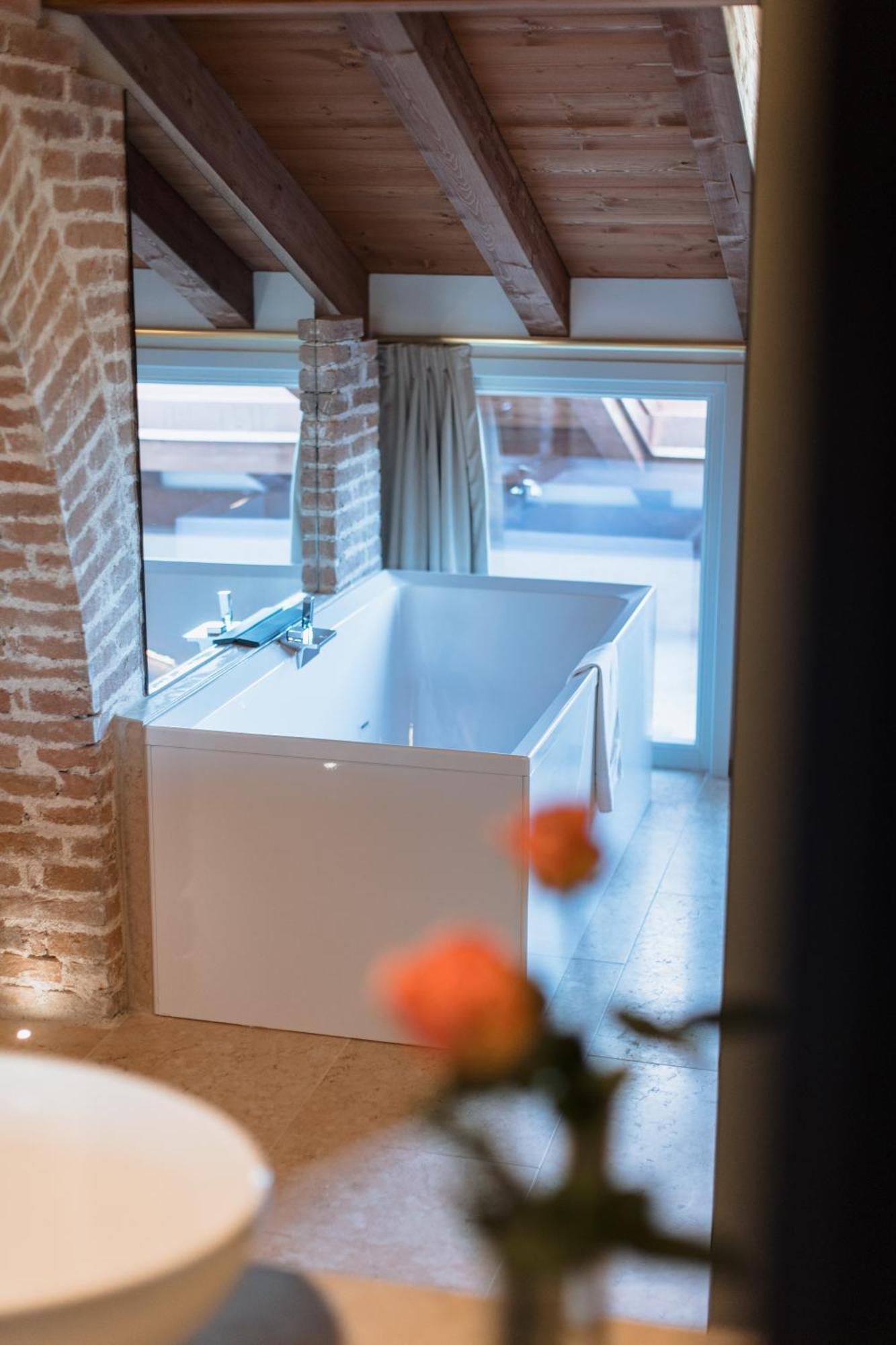 Suite Spa Bath