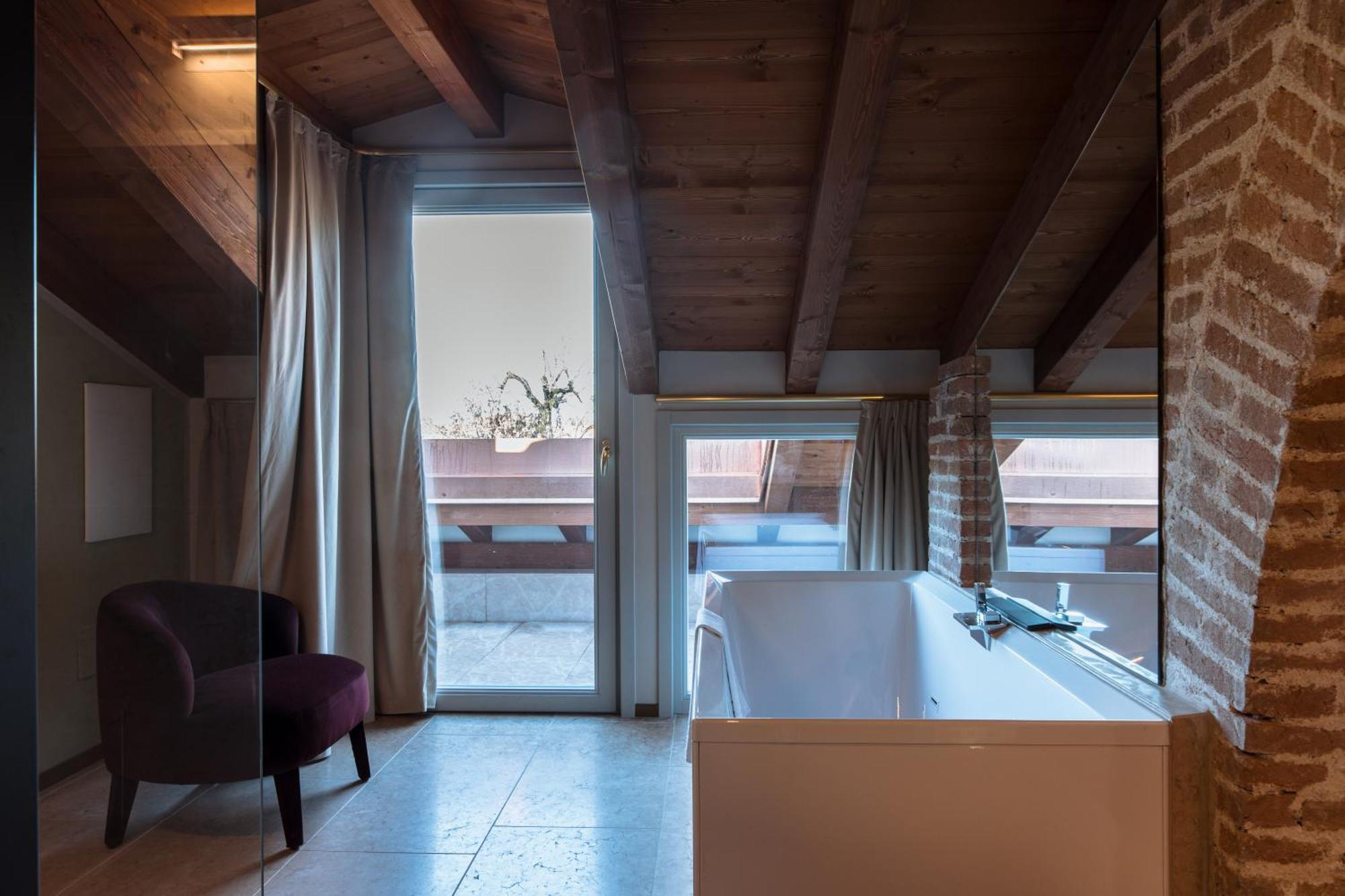 Suite Spa Bath