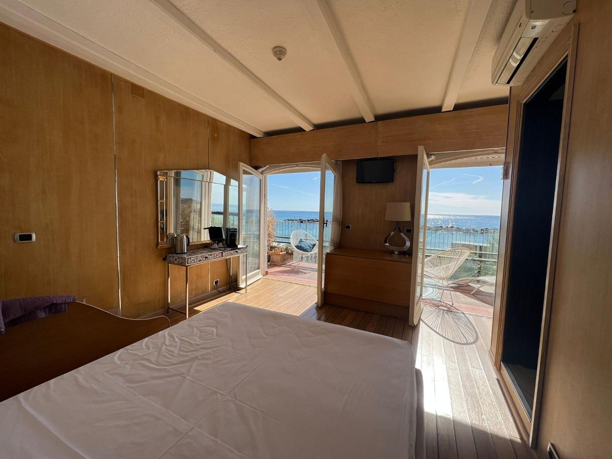 Deluxe Double Room Balcony Sea View