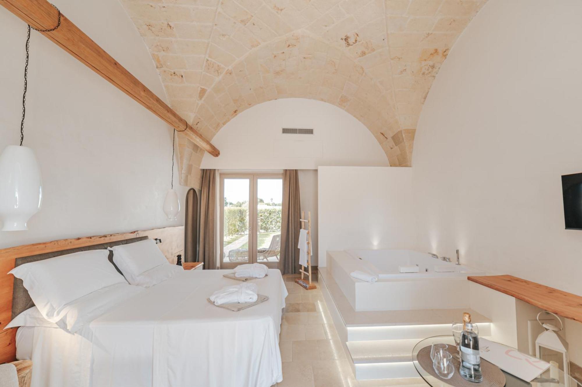 Queen Suite Spa Bath
