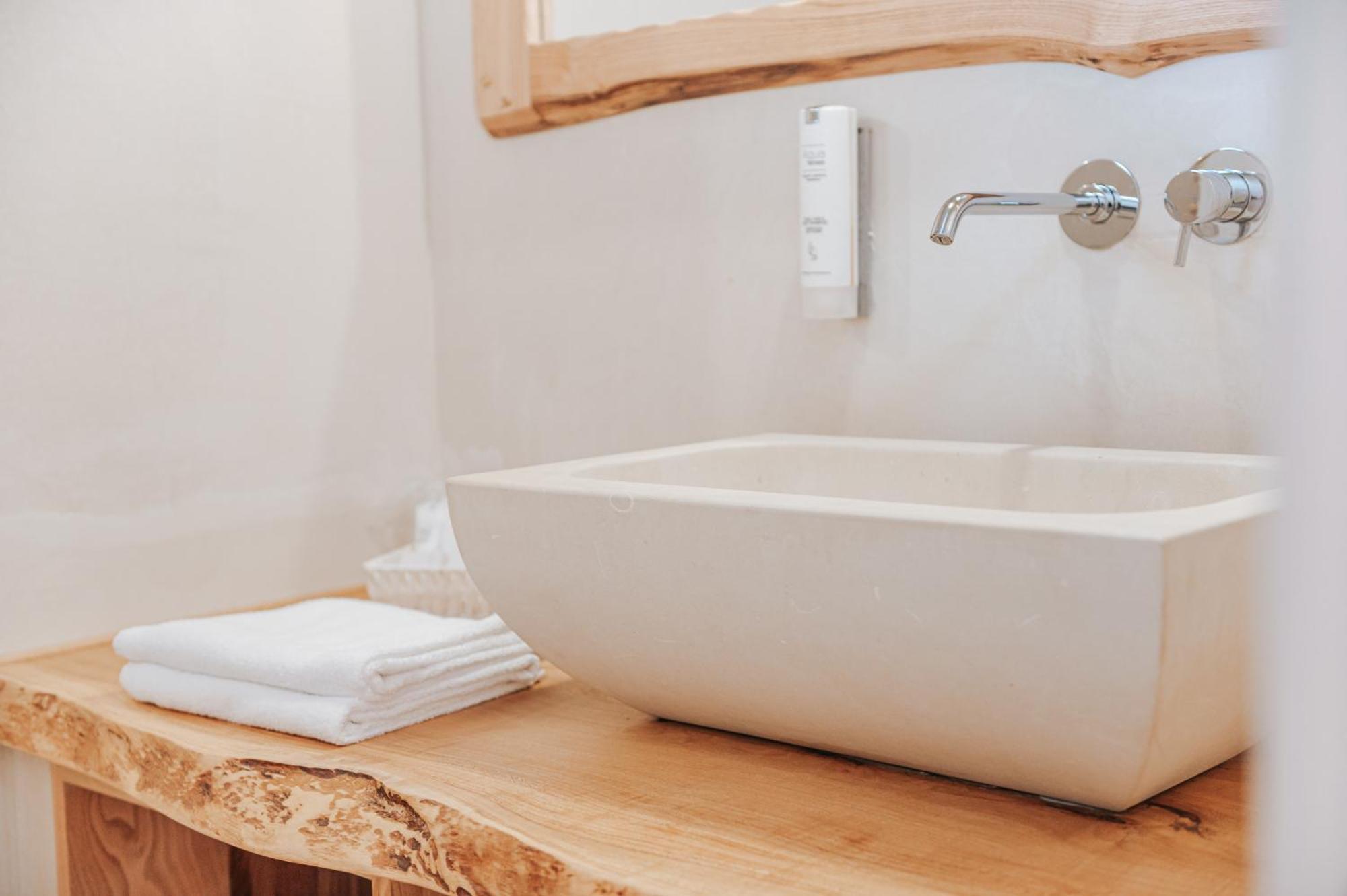 Queen Suite Spa Bath