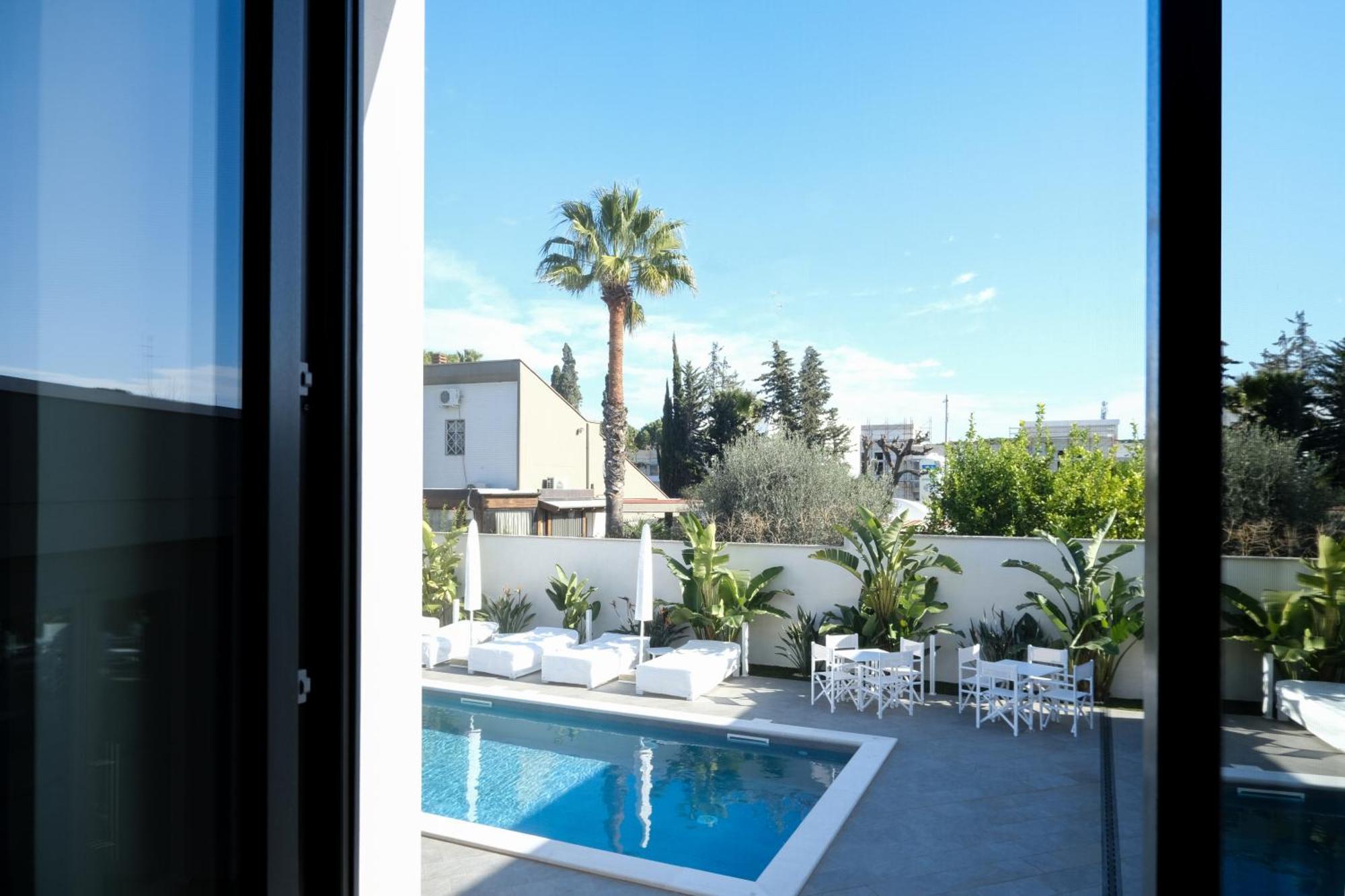 Double Room Pool View