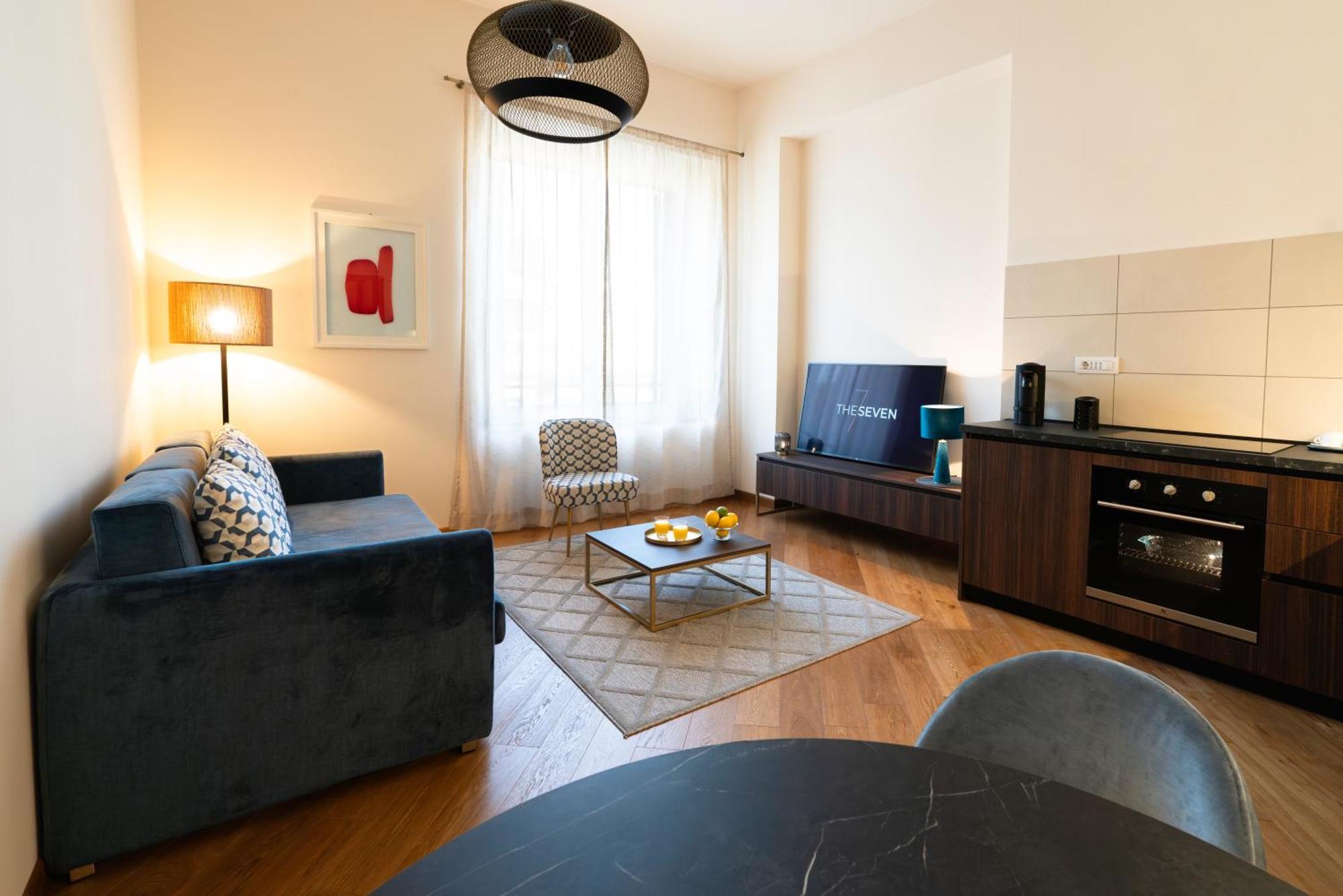 Deluxe Apartment