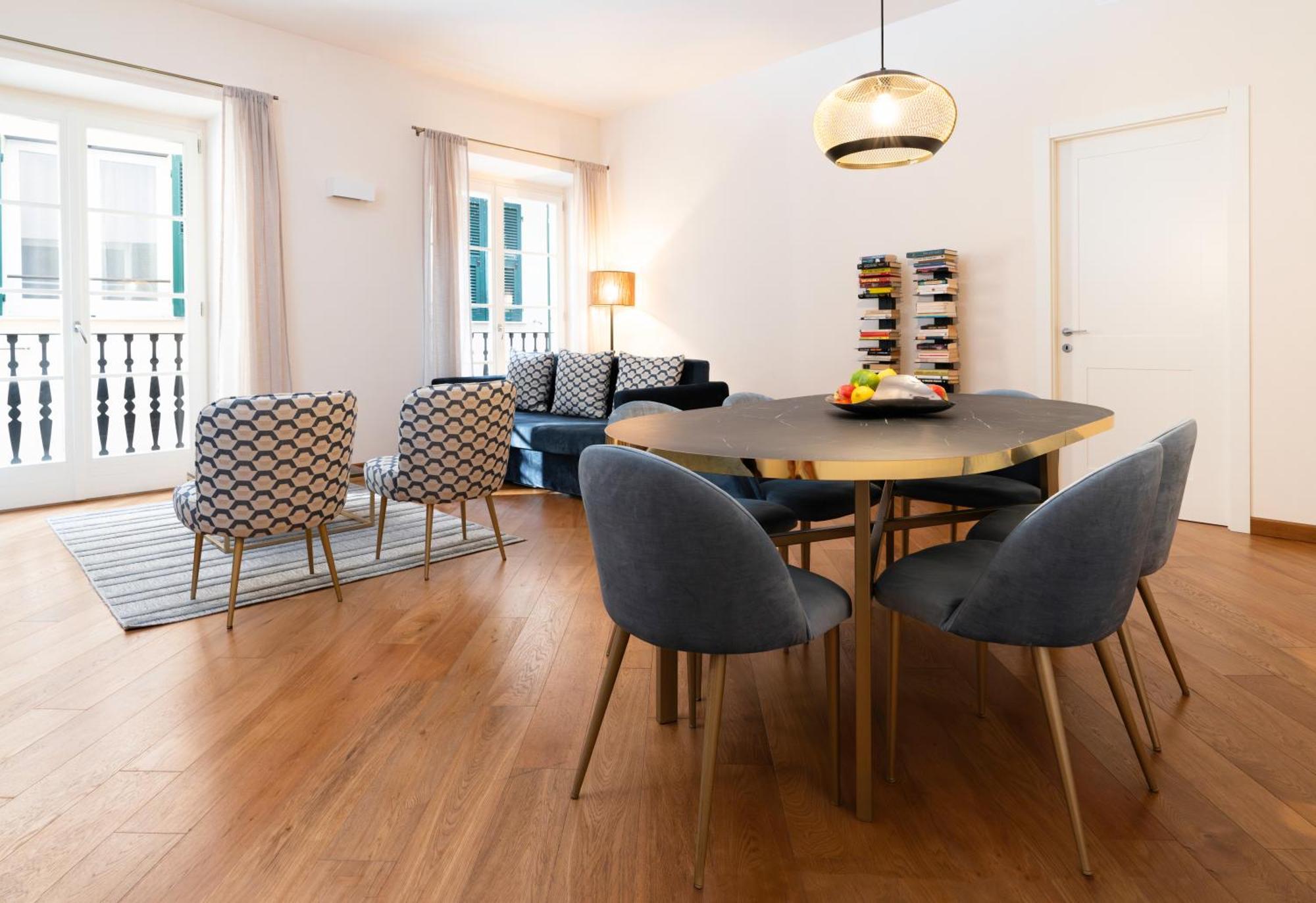 Deluxe Apartment