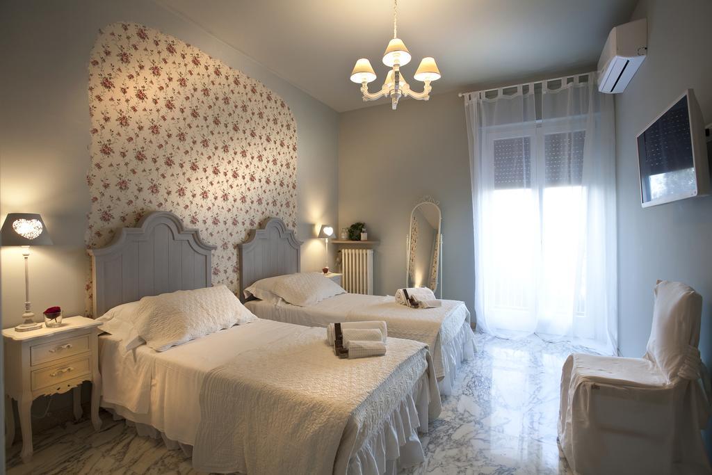 Double Room Private External Bathroom