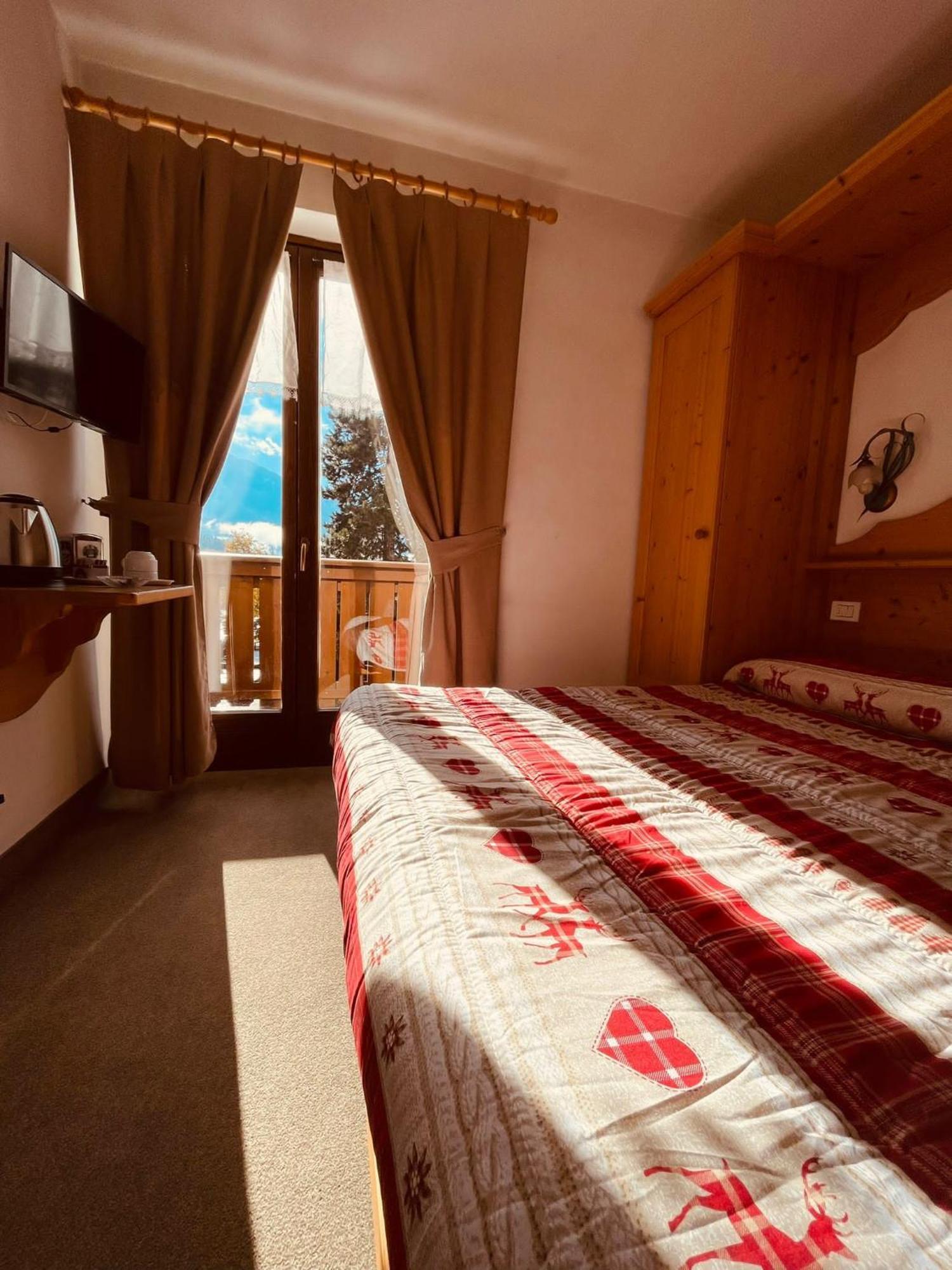 Double Room Mountain View