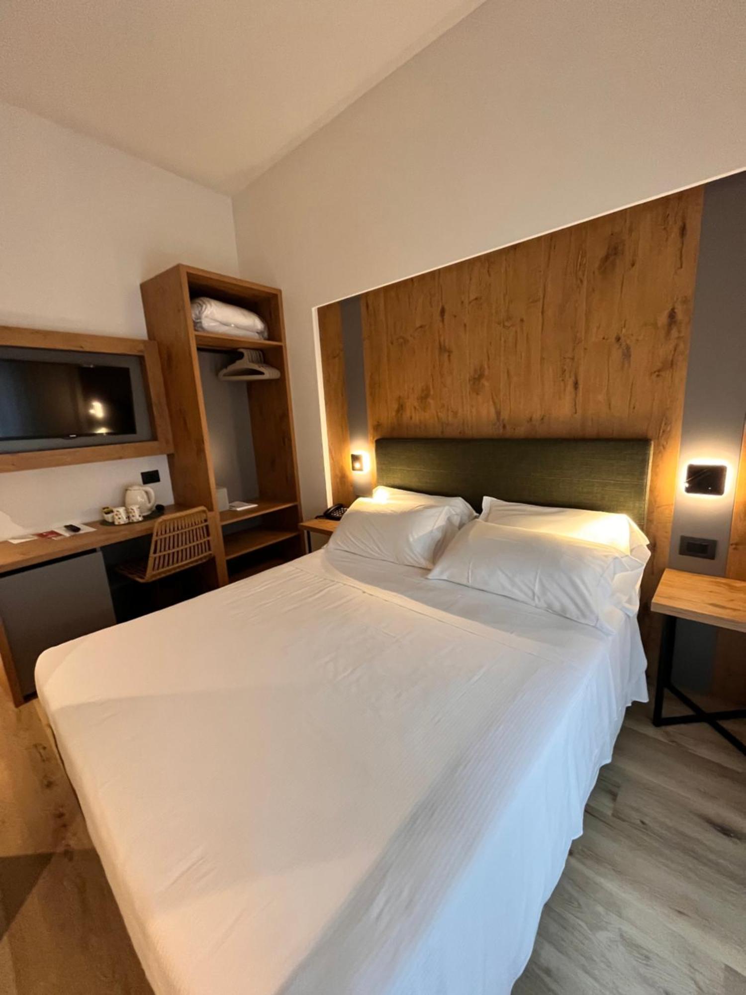 Standard Double or Twin Room Balcony