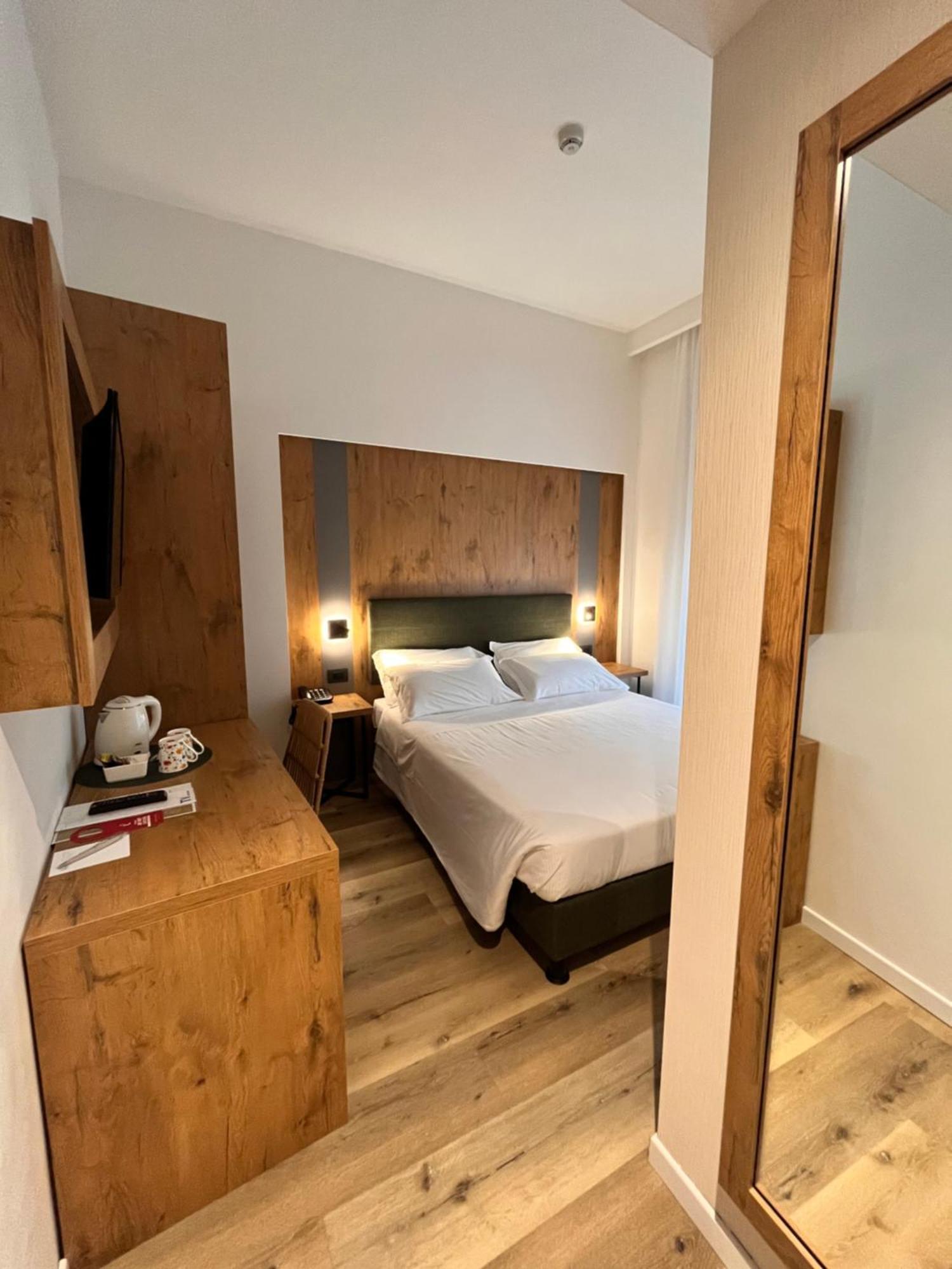 Standard Double or Twin Room Balcony