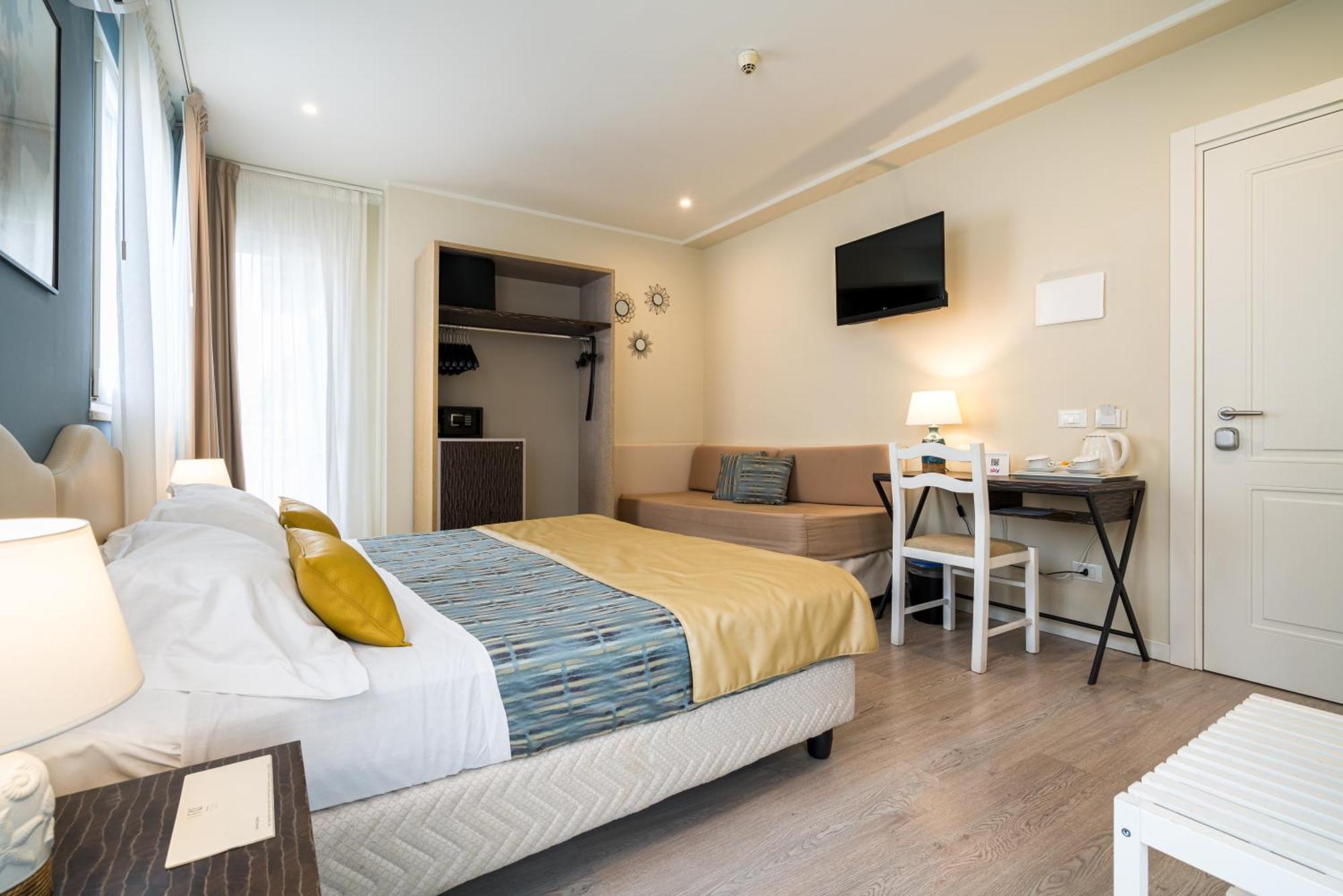 Double or Twin Room Balcony