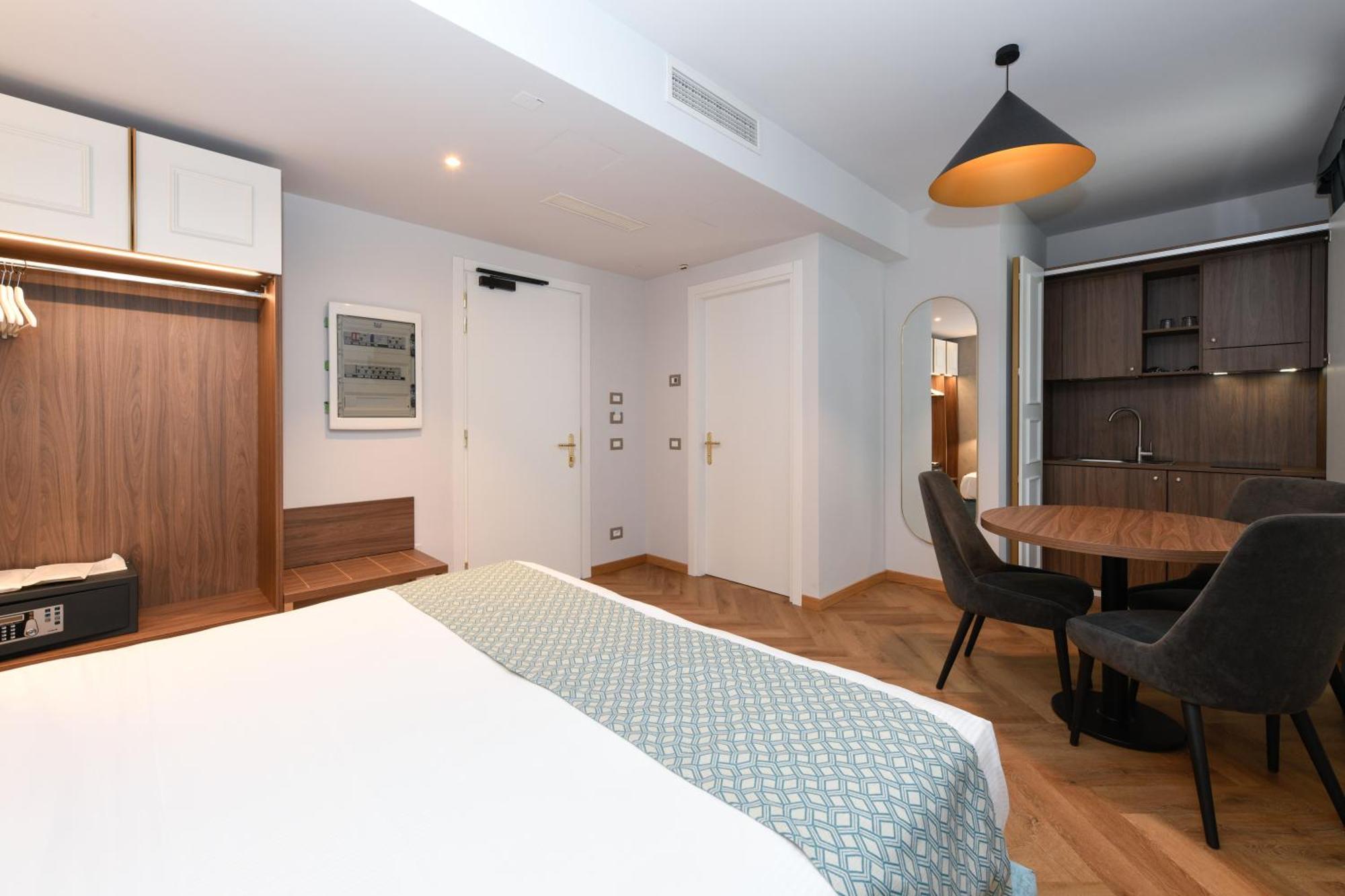 Studio Apartment