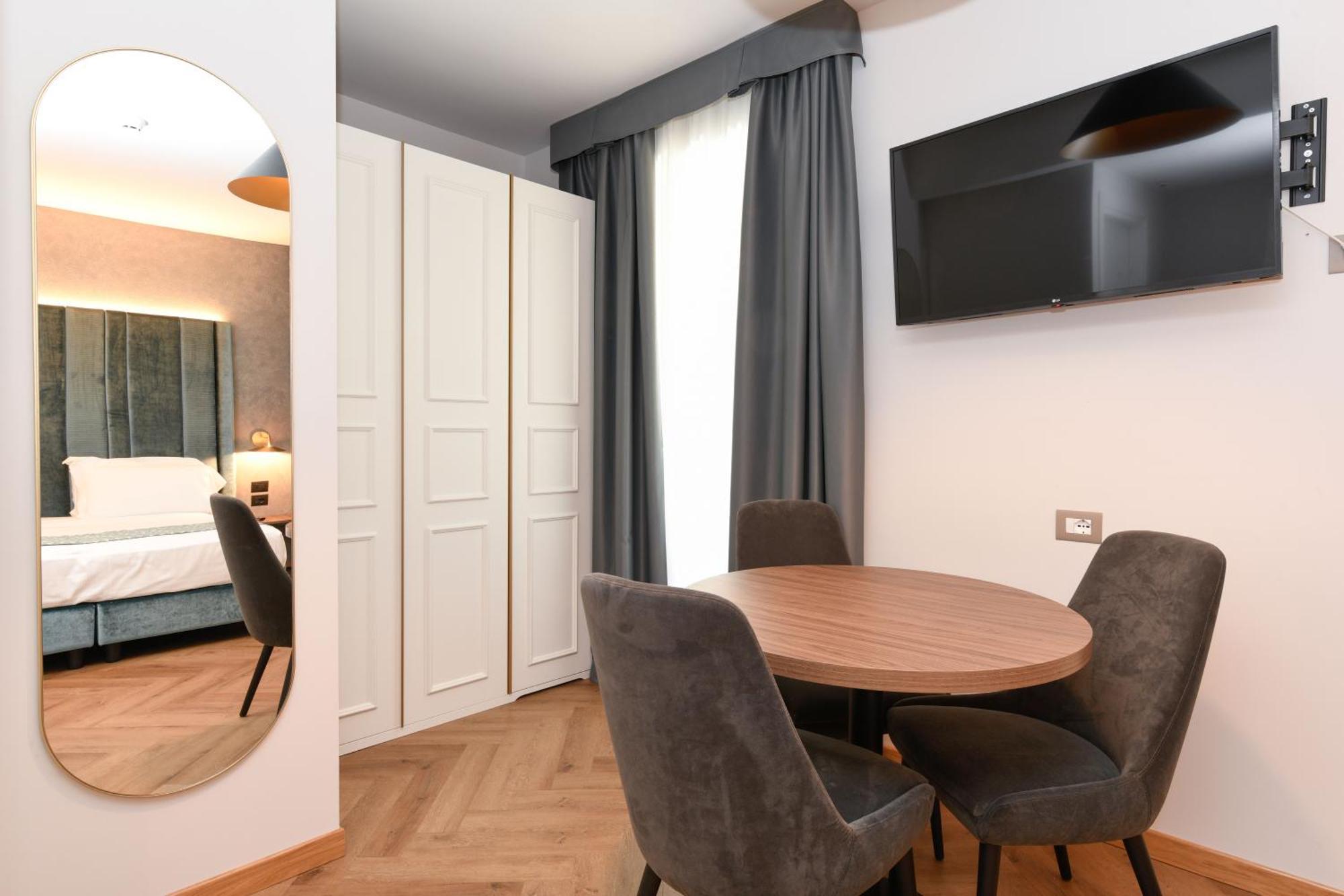 Studio Apartment