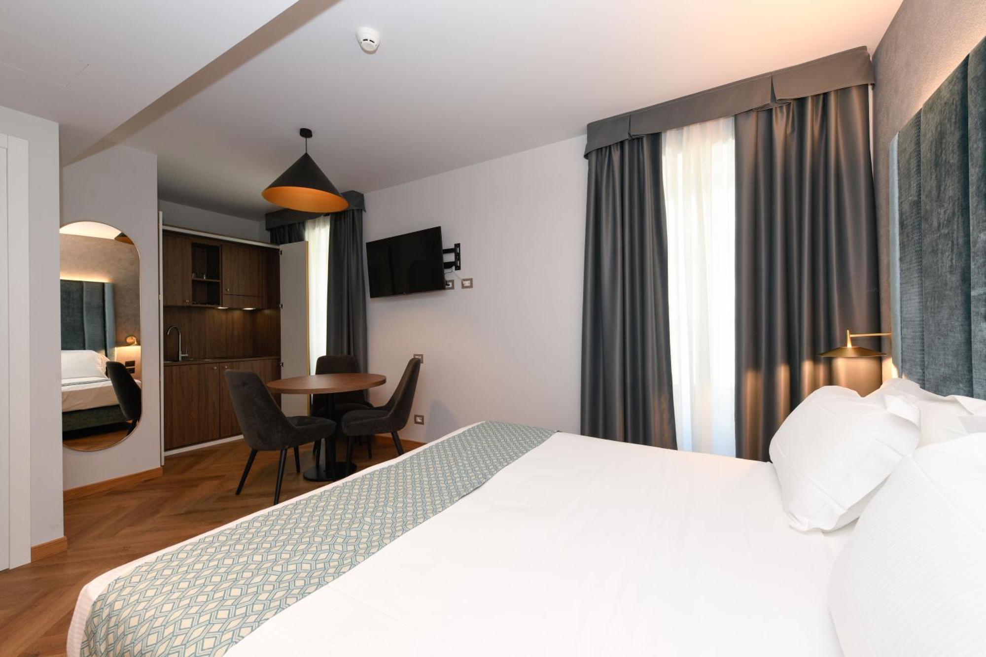 Studio Apartment