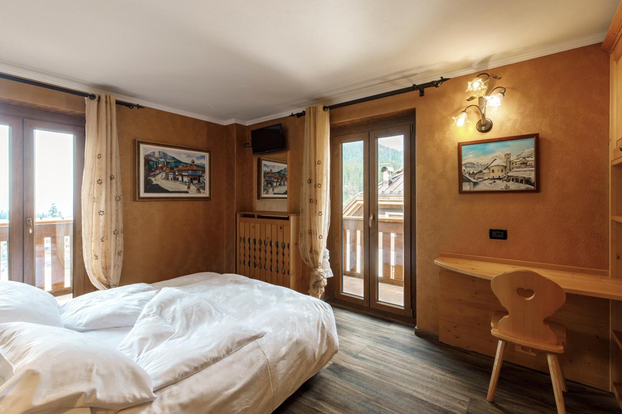 Double or Twin Room Mountain View