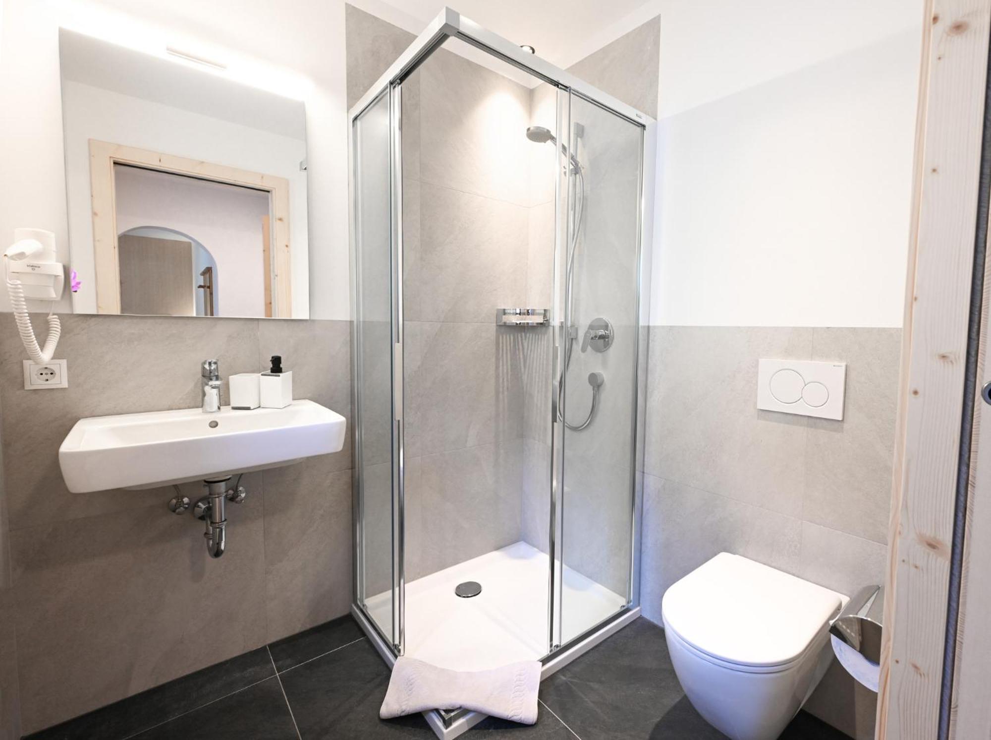 Deluxe Double Room Extra Bed