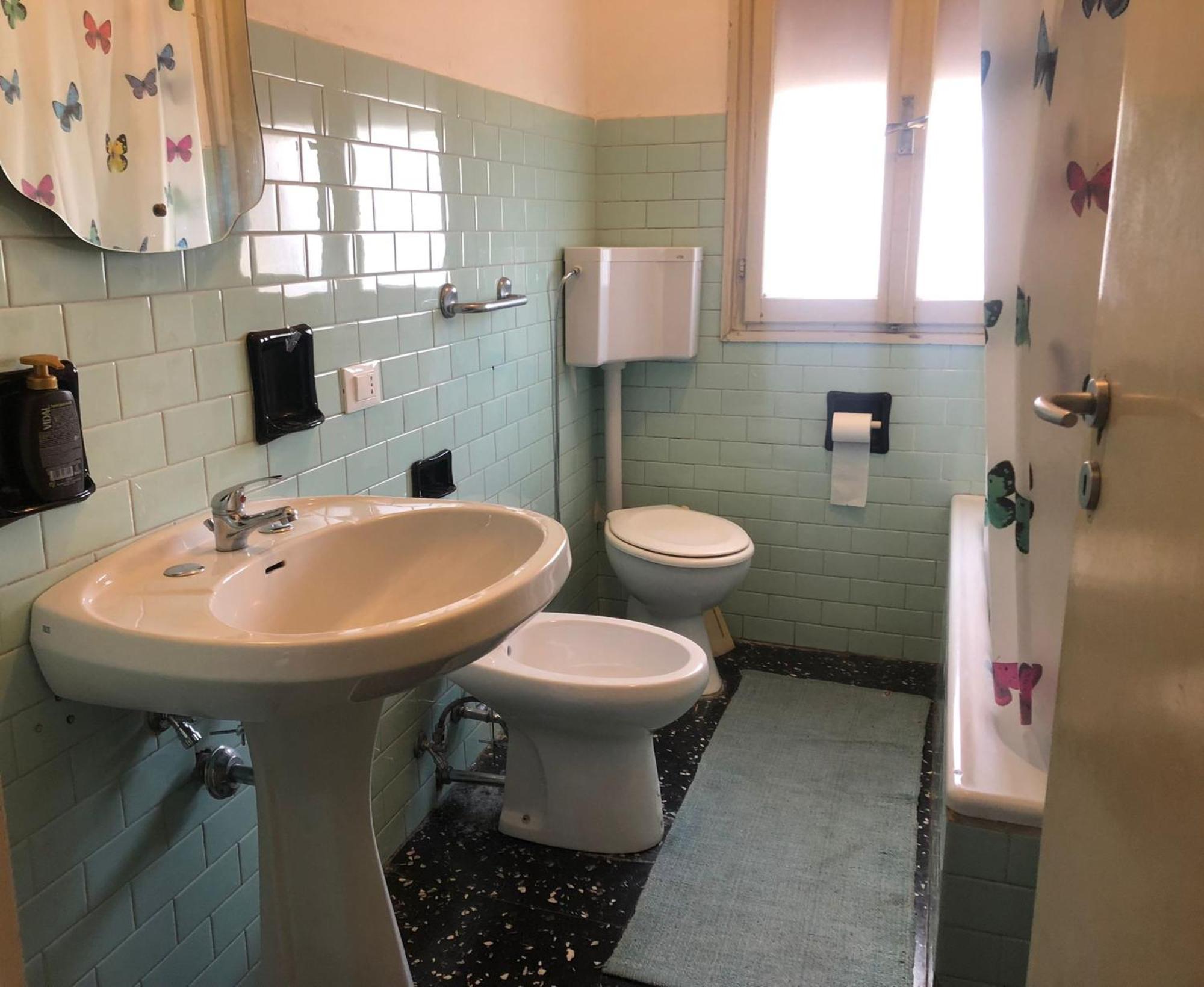 Economy Triple Room with Shared Bathroom