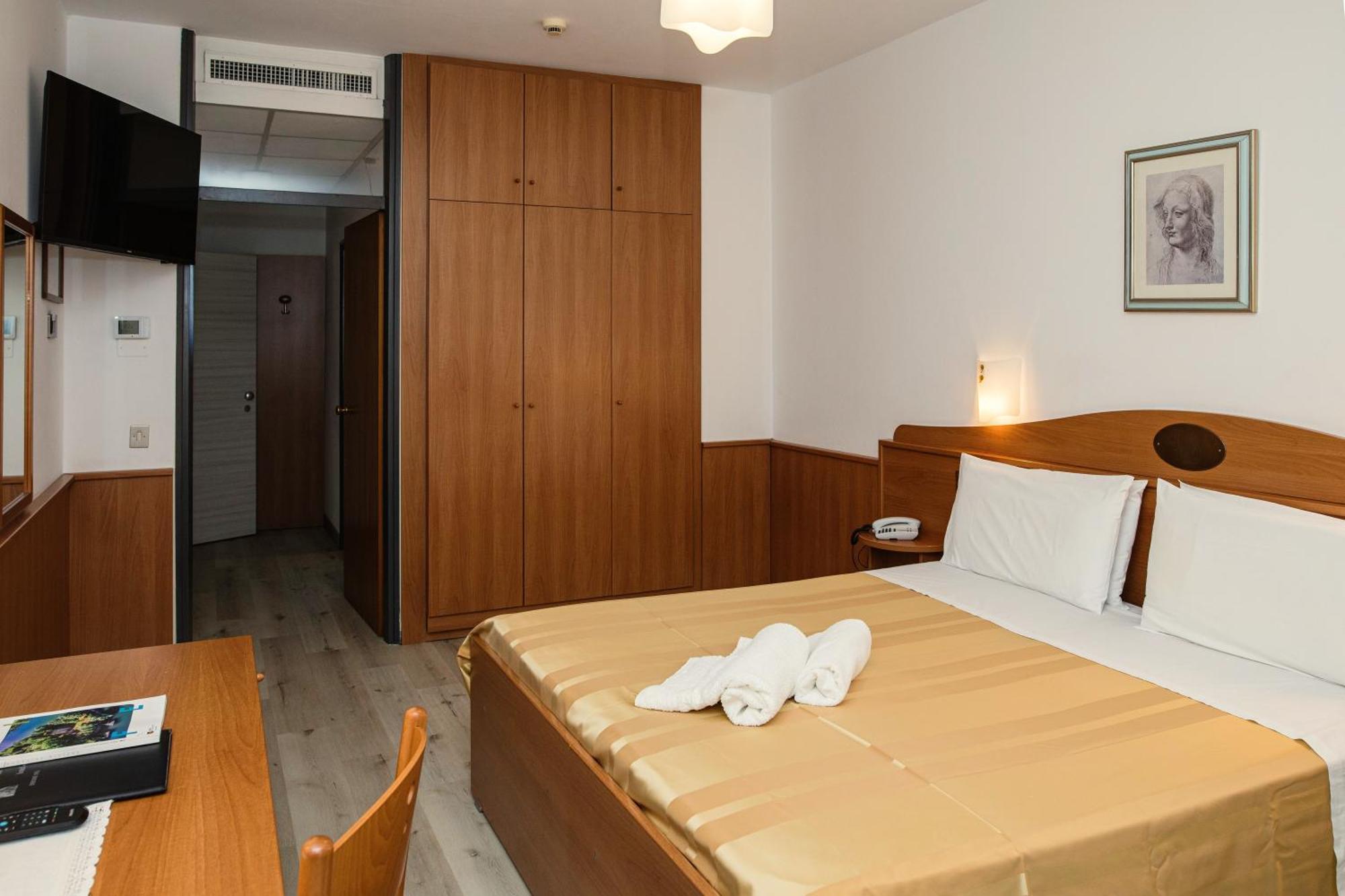 Large Double Room