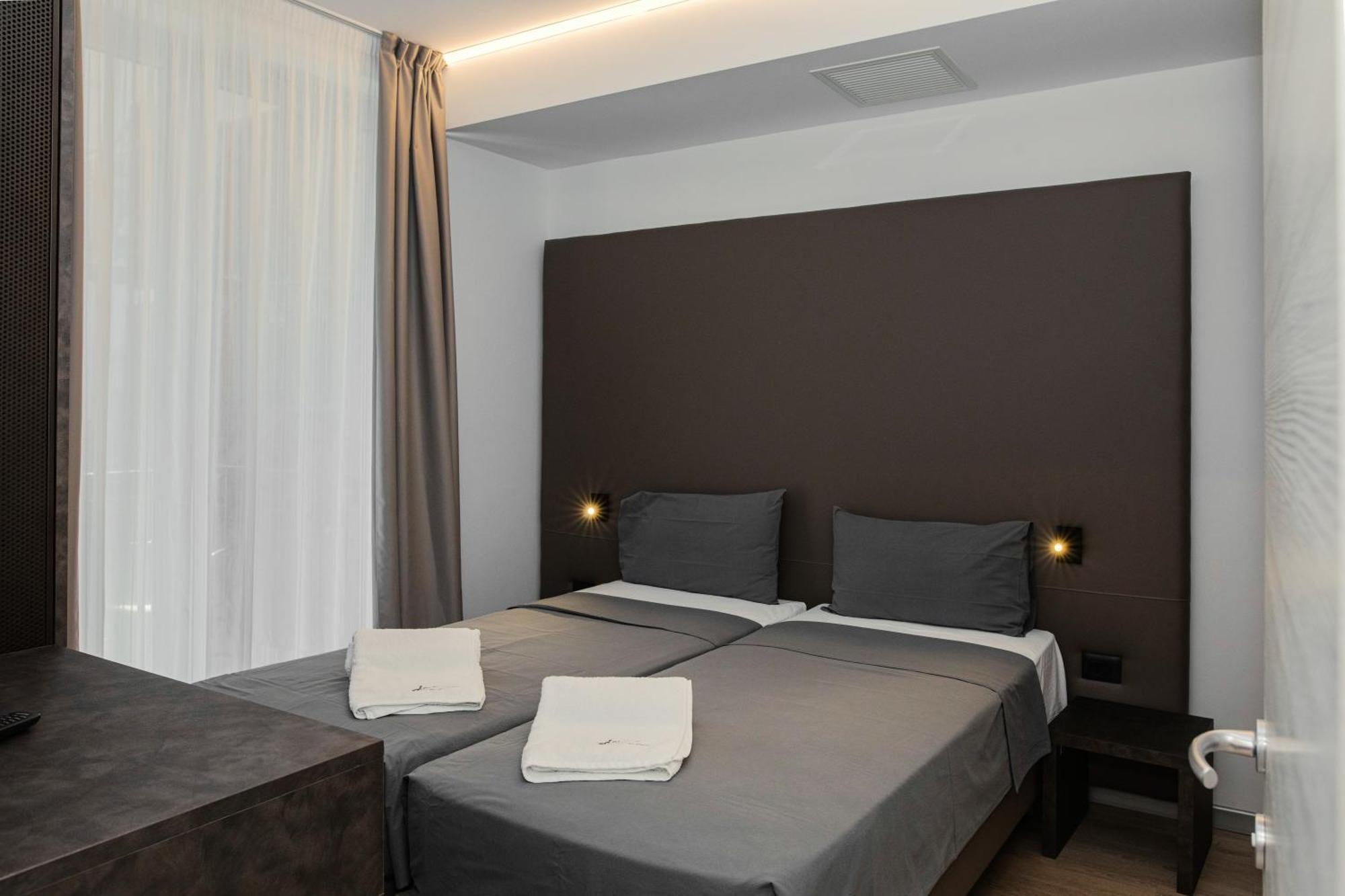 Deluxe Suite Spa Bath