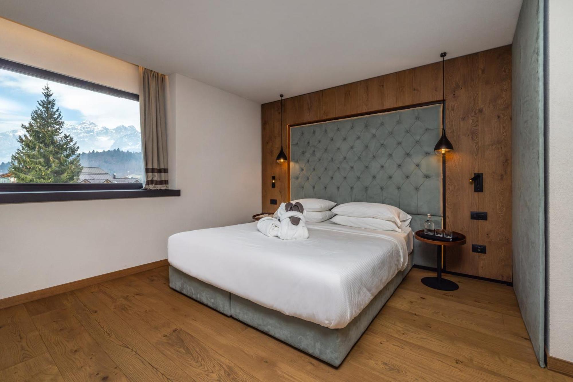 Deluxe Queen Room,1553999977:JPEG
