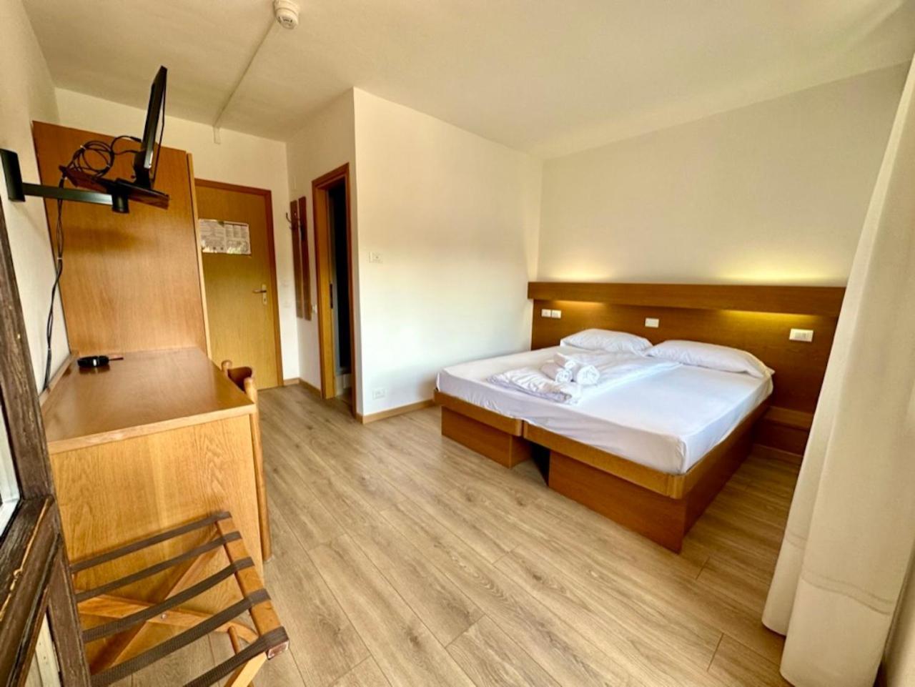 Double or Twin Room Balcony
