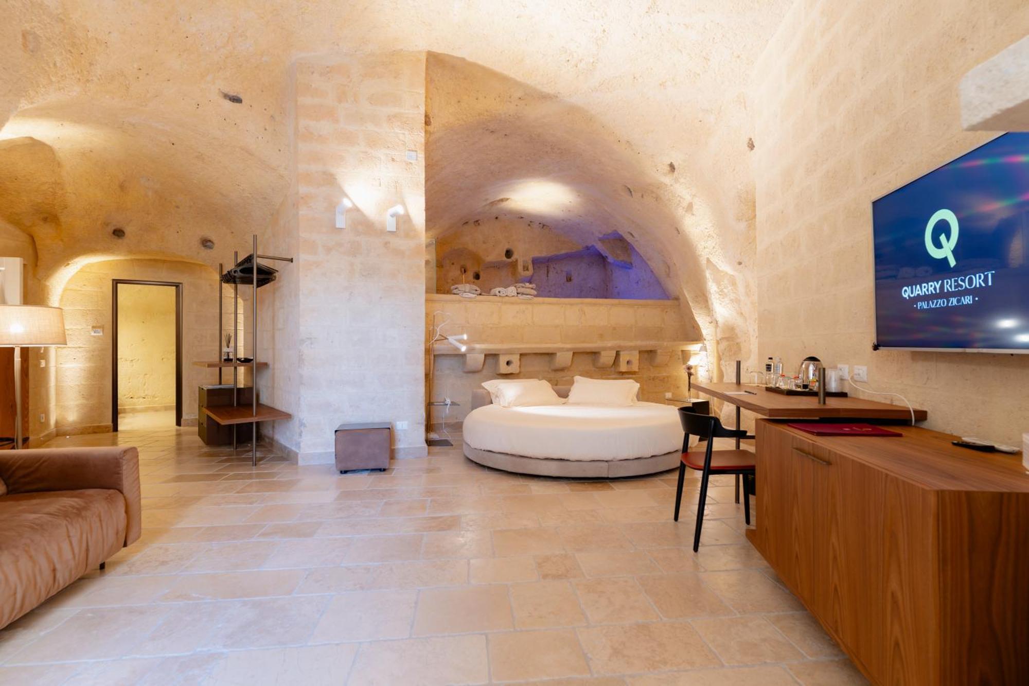 King Suite Spa Bath