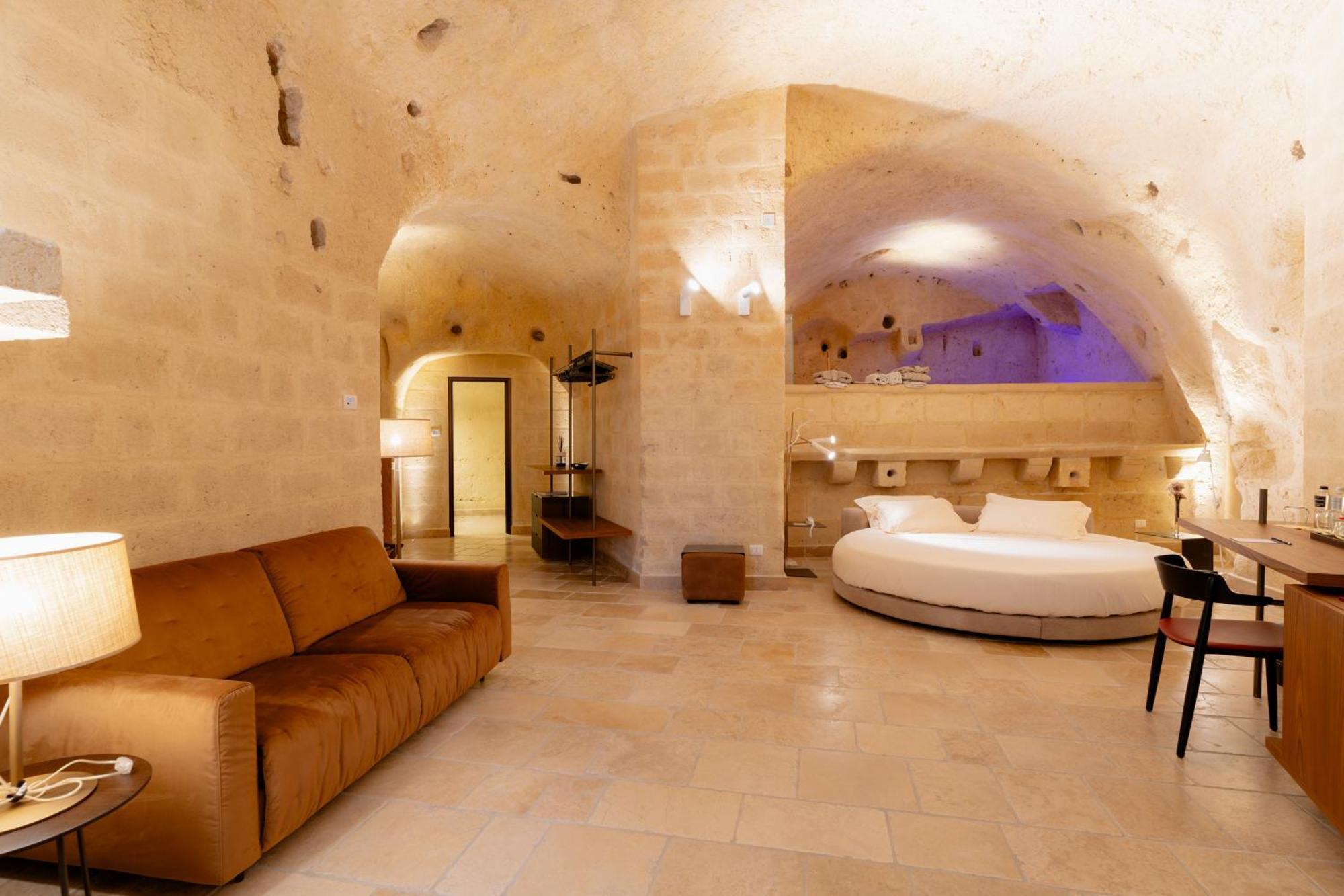 King Suite Spa Bath