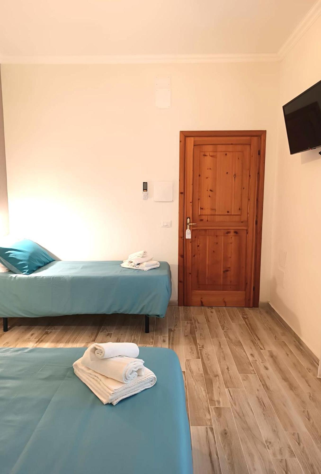 Triple Room Private Bathroom