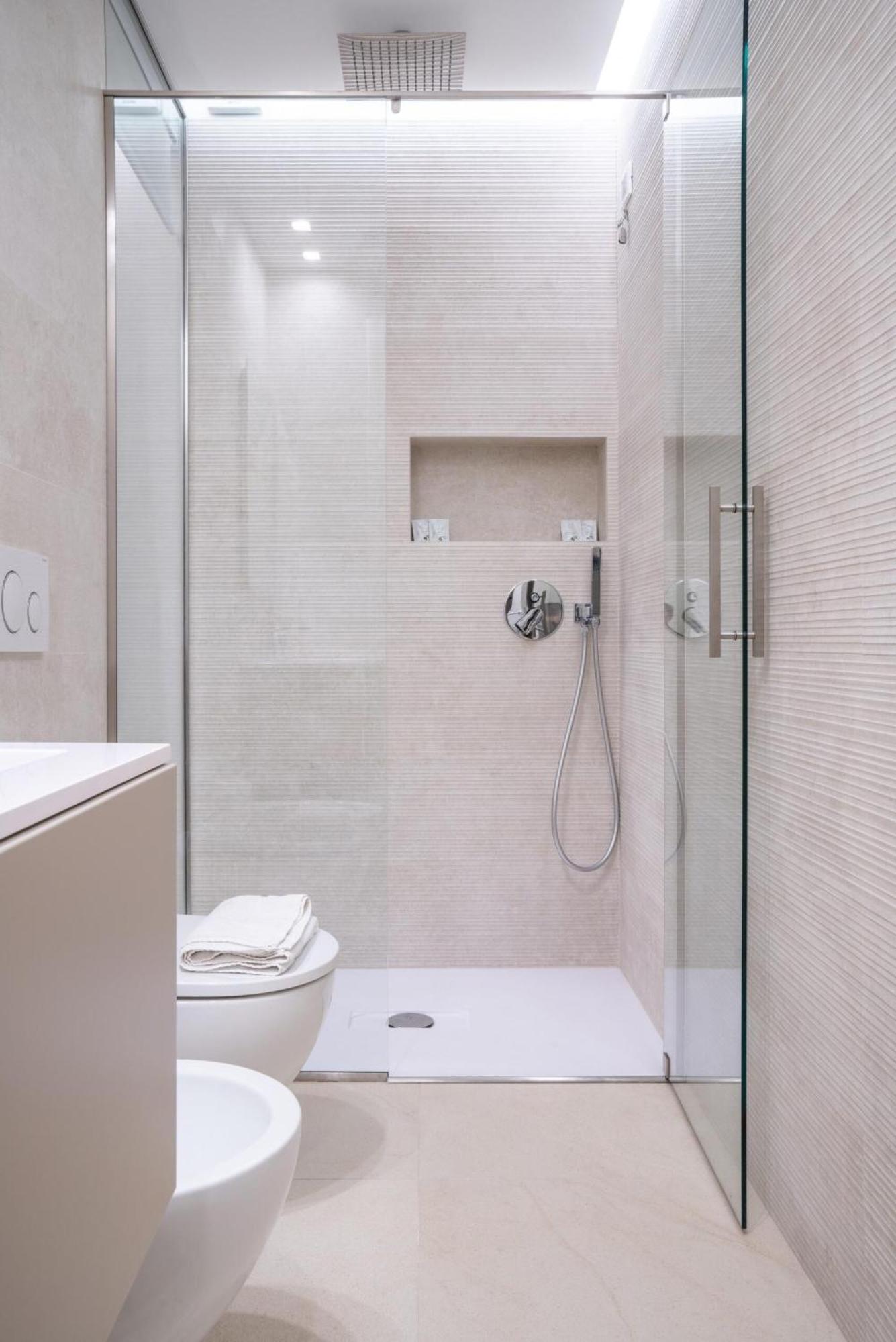 Premium Quadruple Room,1558218742:JPEG