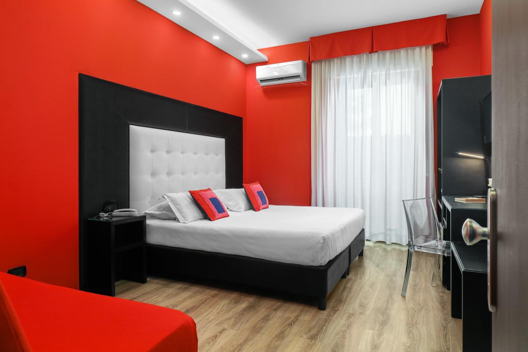 Deluxe Room,1558394449:JPEG