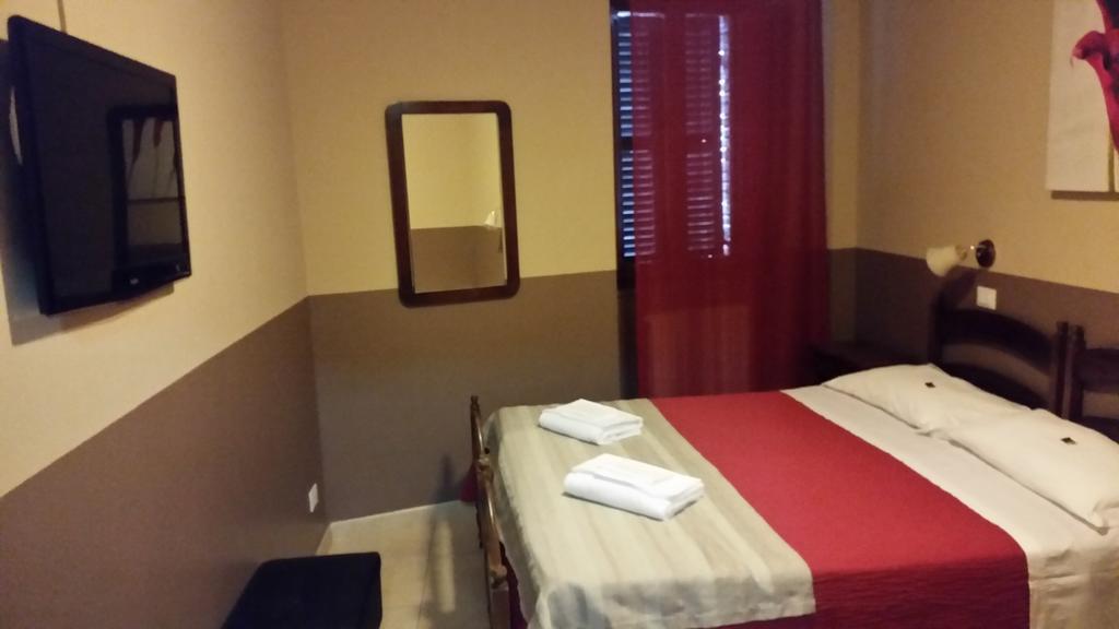 Basic Triple Room