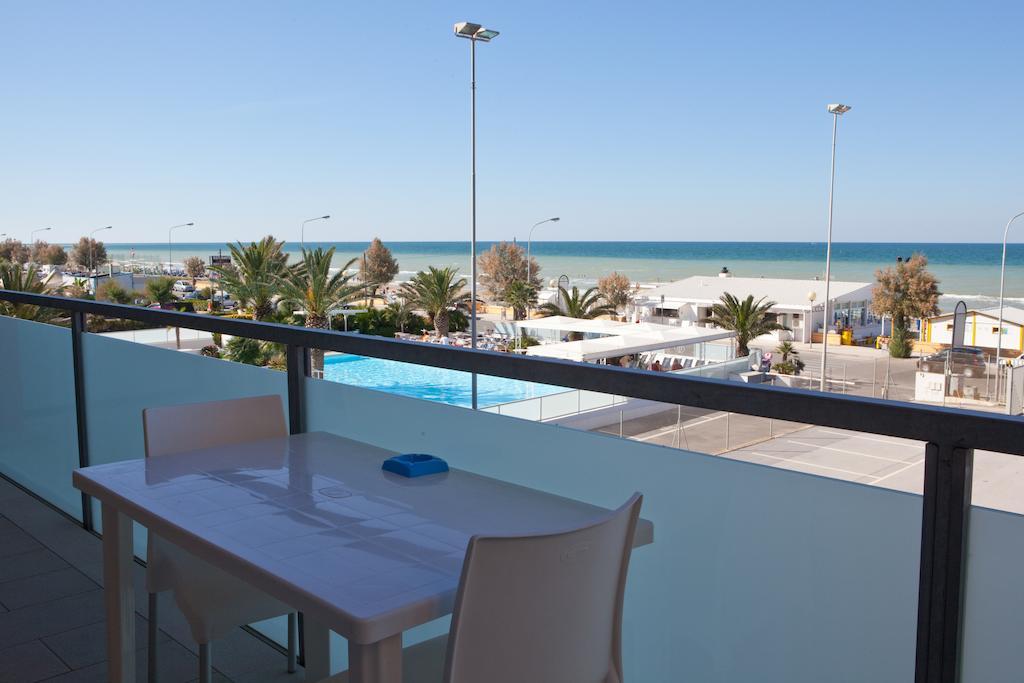 One-Bedroom Apartment Sea View