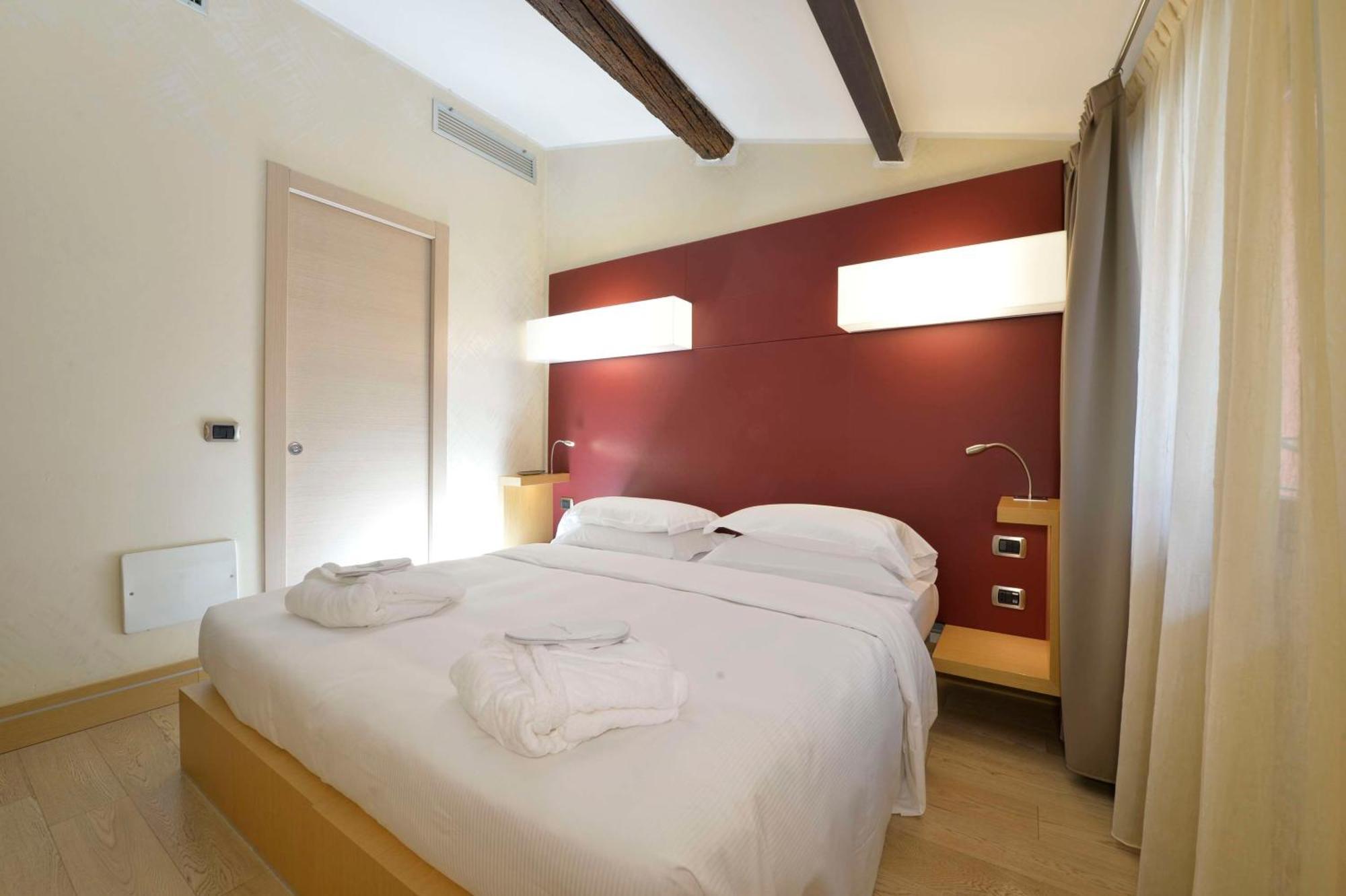 Junior King Suite