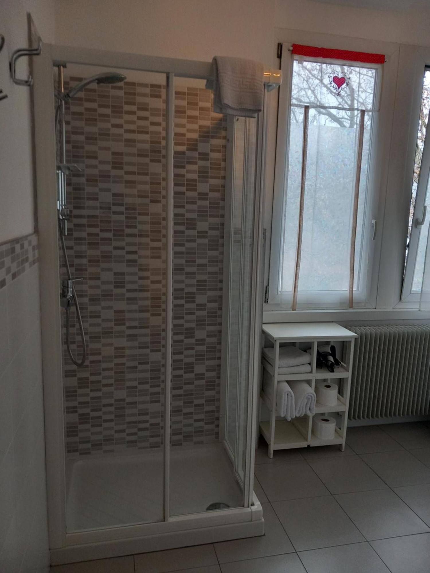 Double or Twin Room Private External Bathroom