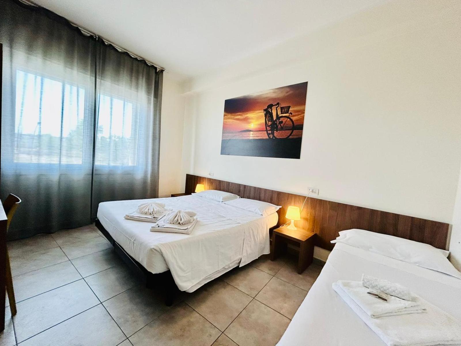 Double or Twin Room Private Bathroom