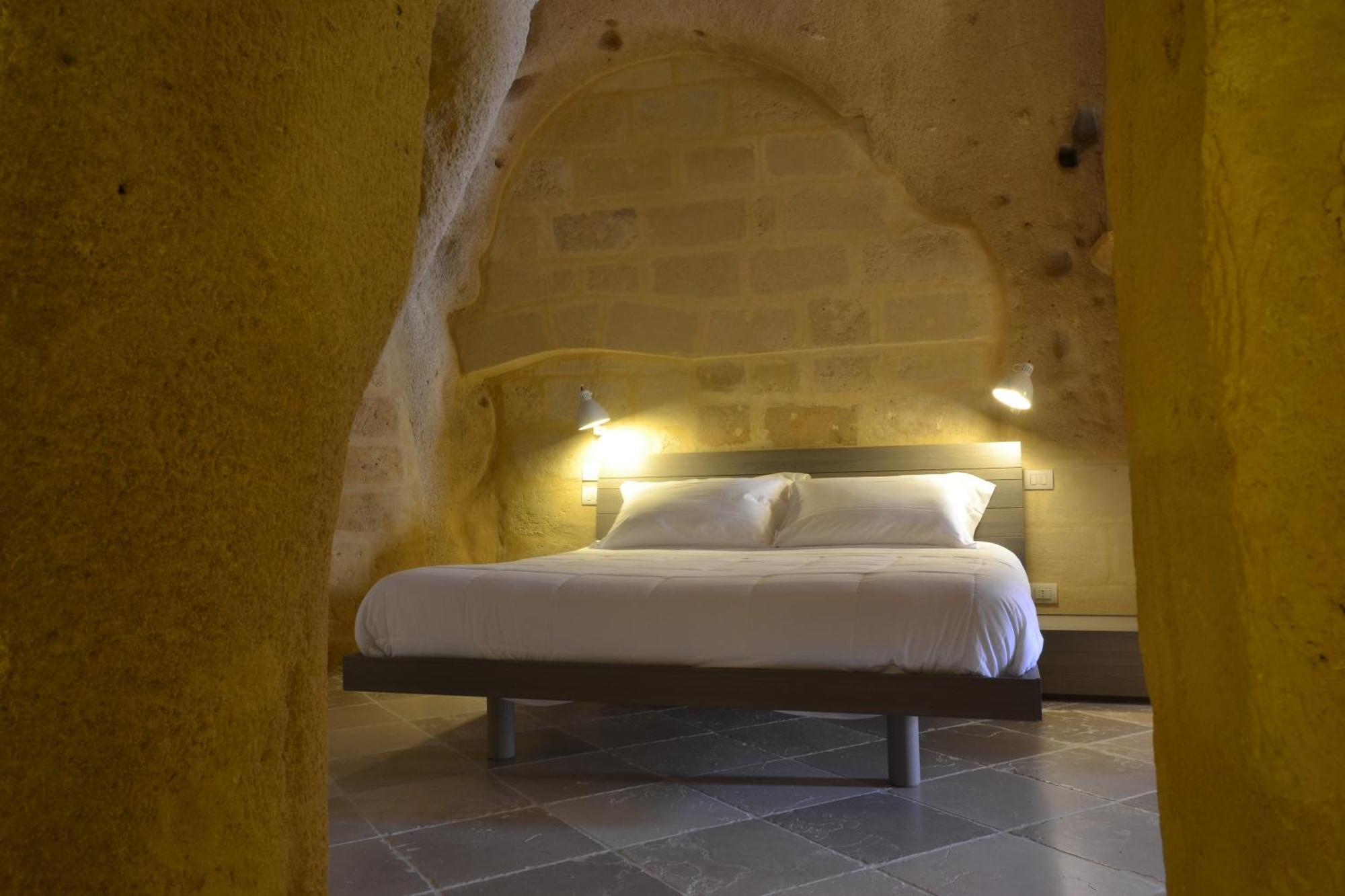 Suite Cave