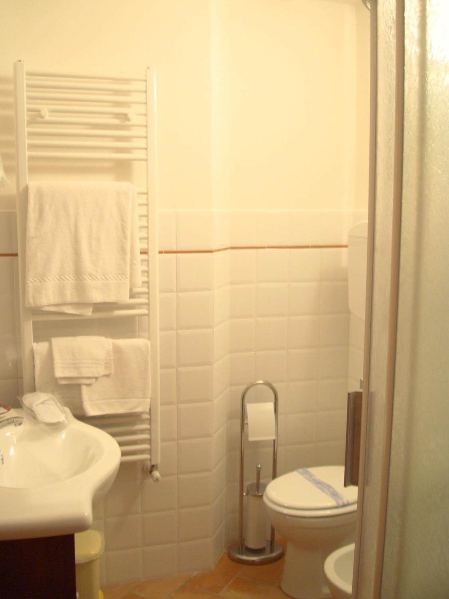 Double or Twin Room Private Bathroom