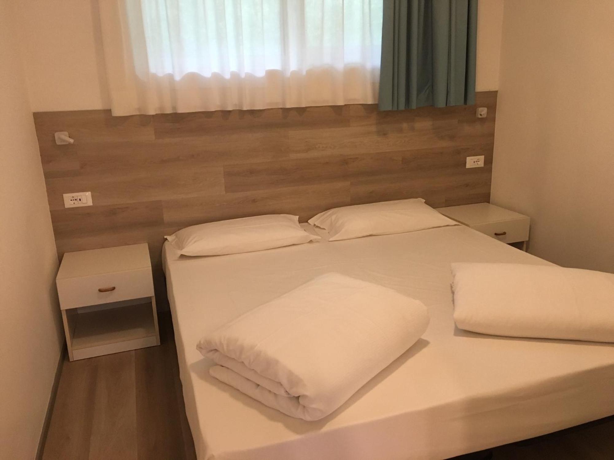 One-Bedroom Apartment Lake View