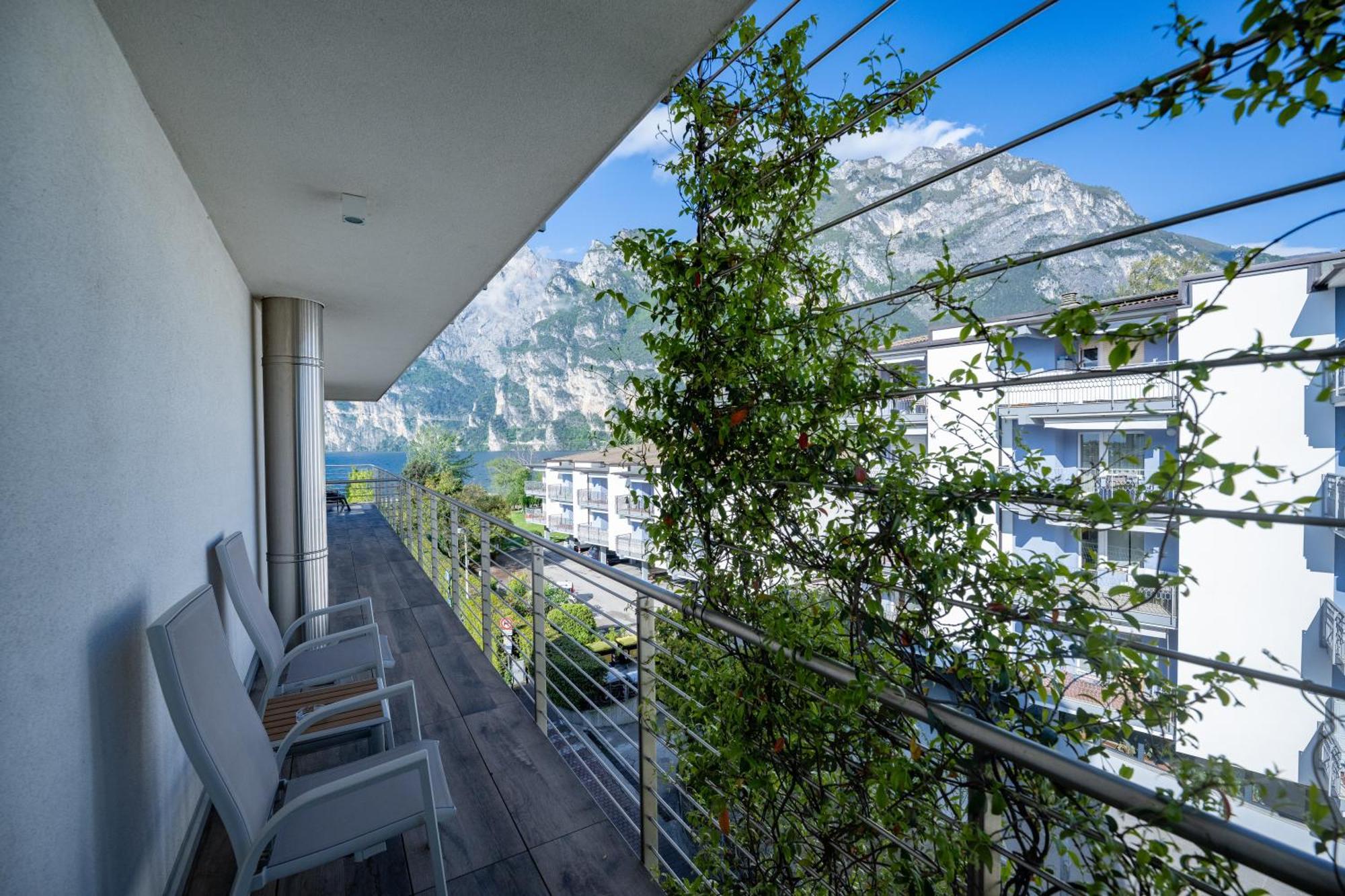 Comfort Double Room Partial Lake View Balcony